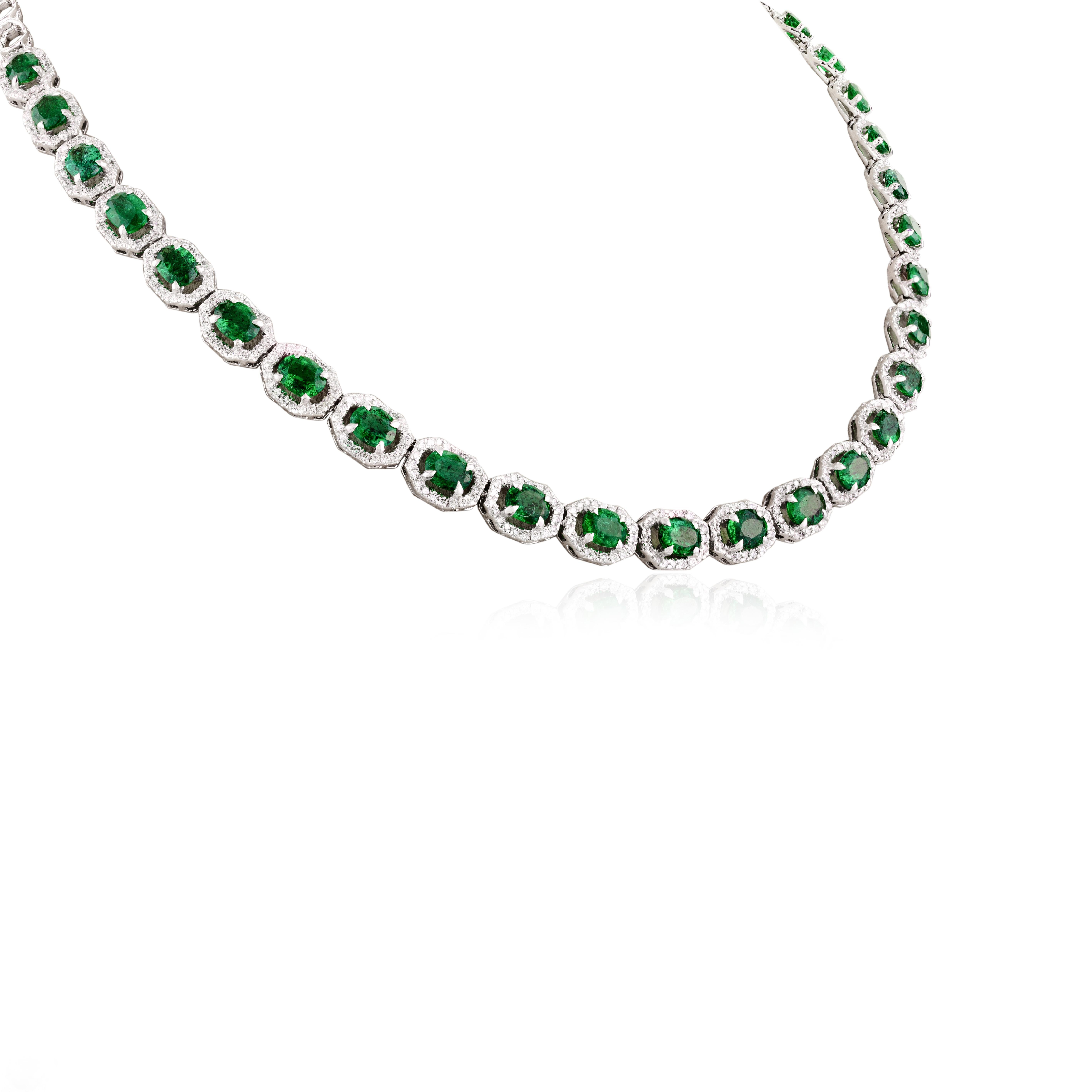 Certified 7.65 CTW Zambian Emerald Diamond Wedding Necklace in 18k White Gold In New Condition For Sale In New York, NY