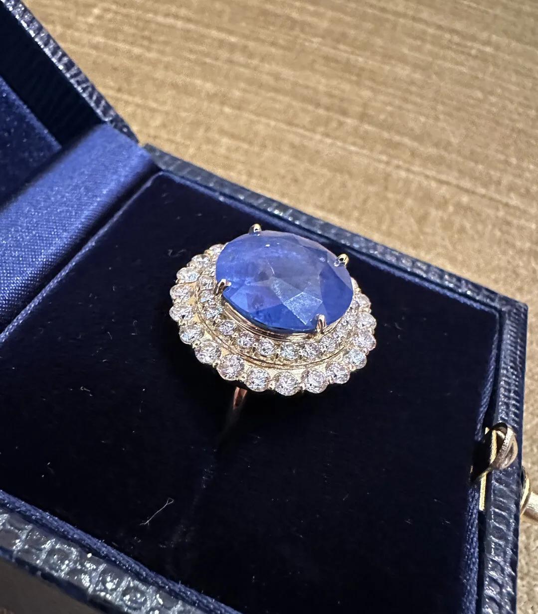 Saphir de Ceylan non chauffé certifié de 7,68 carats et diamants en or jaune 18 carats Excellent état - En vente à La Jolla, CA