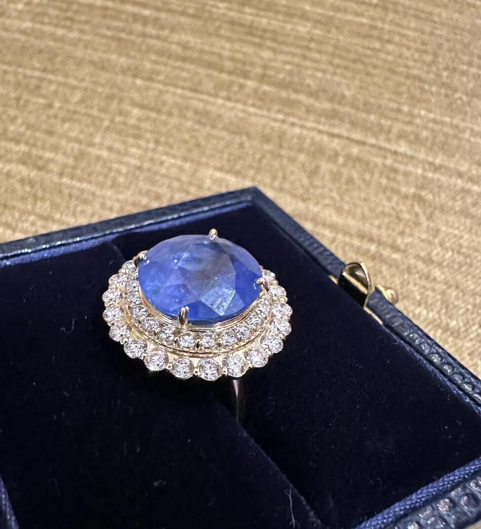 Women's Certified 7.68 Carat Sapphire Unheated Ceylon with Diamonds in 18k Yellow Gold For Sale