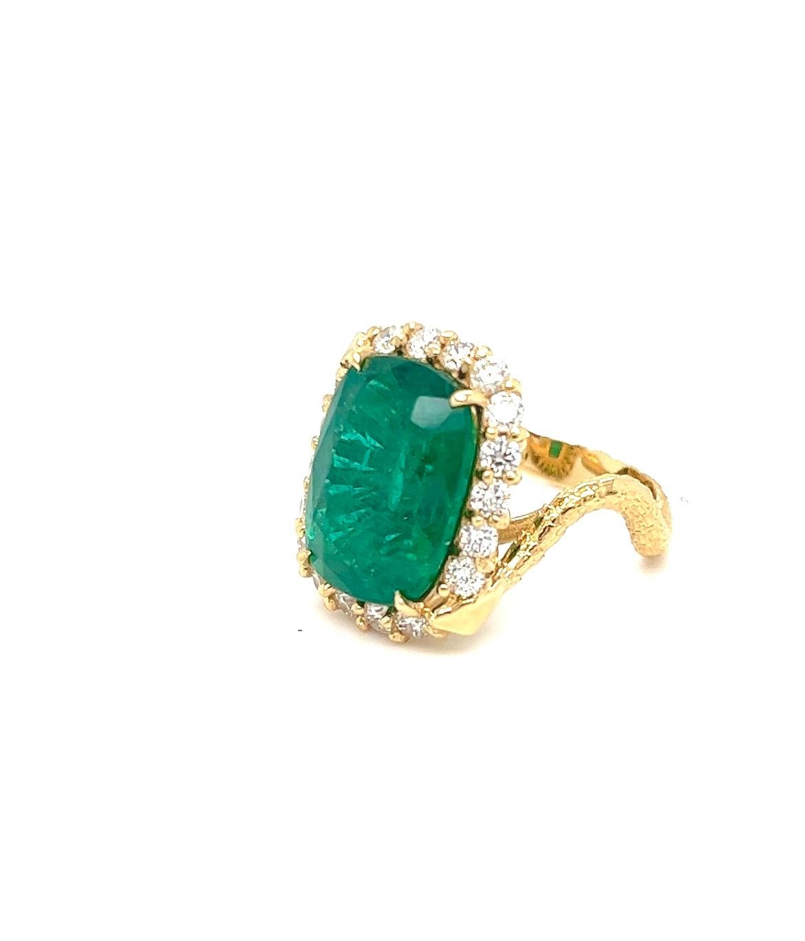 Certified 7.86 carat Emerald and 1 Carat Diamonds Snake ring , Minor.  For Sale 4