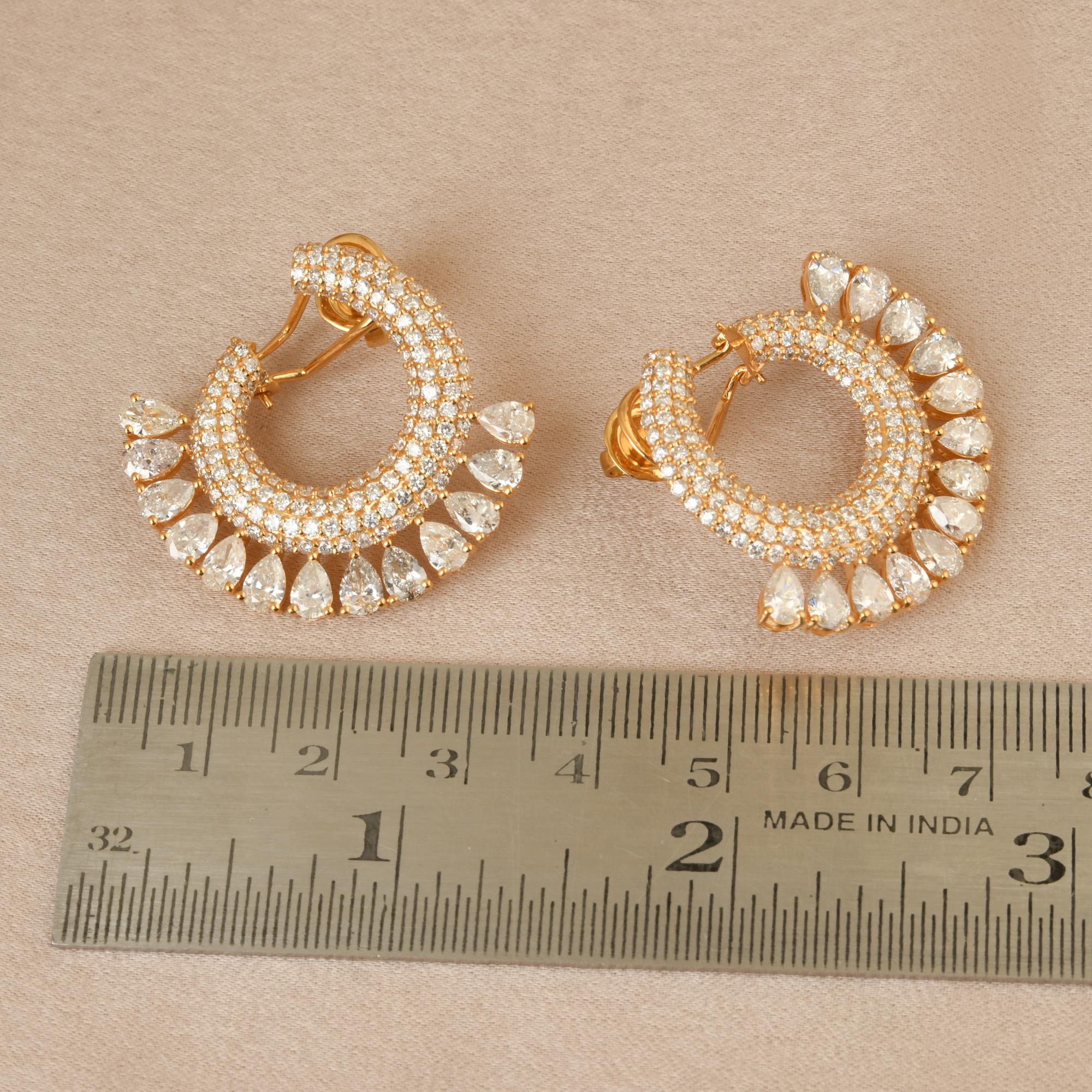 Zertifizierte 8 Karat SI Reinheit HI Farbe Birne Diamant Ohrringe 18 Karat Gelbgold im Zustand „Neu“ im Angebot in Diera, Dubai