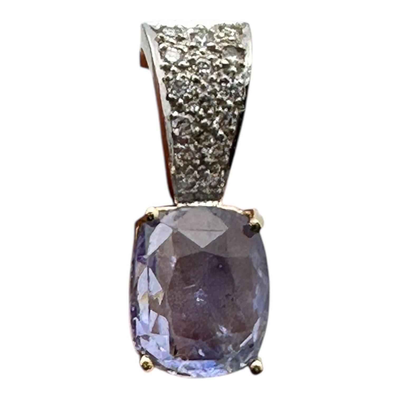 Zertifizierter 8,13 Karat, Sri Lanka Kissen blauer Saphir, Diamant Enhancer Anhänger (Zeitgenössisch) im Angebot