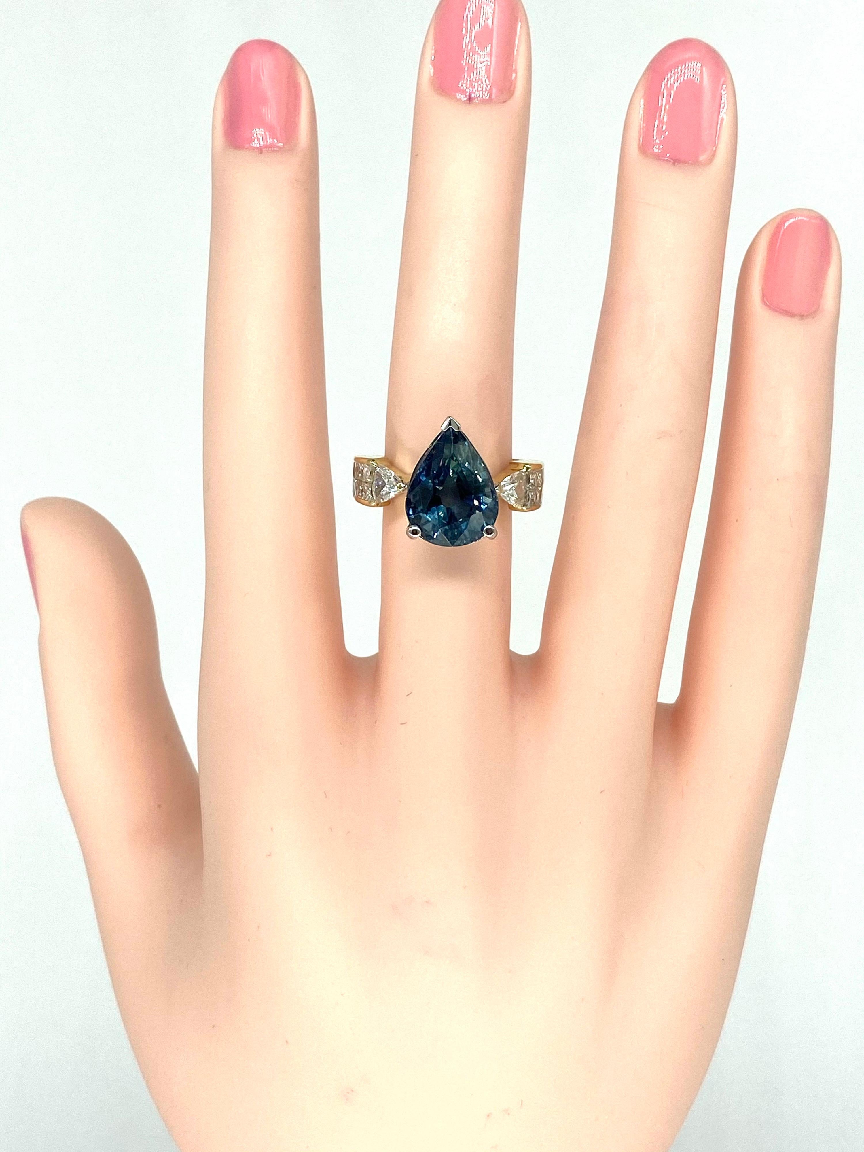 Certified 8 Carat Natural No Heat Blue Sapphire & Diamond Ring 18k Gold In Excellent Condition For Sale In Miami, FL