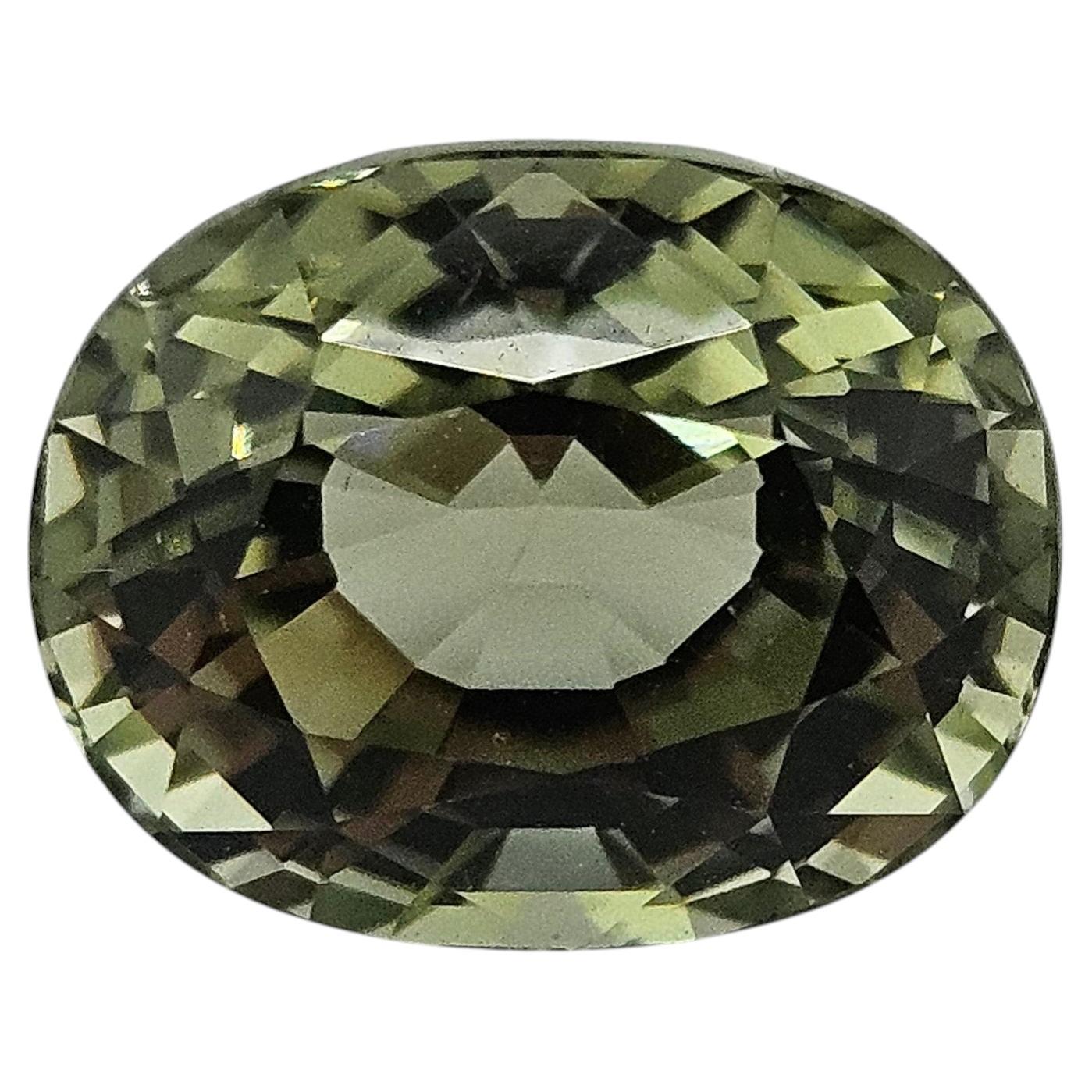 Tourmaline vert menthe certifiée de 8,90 carats, taille ovale en vente