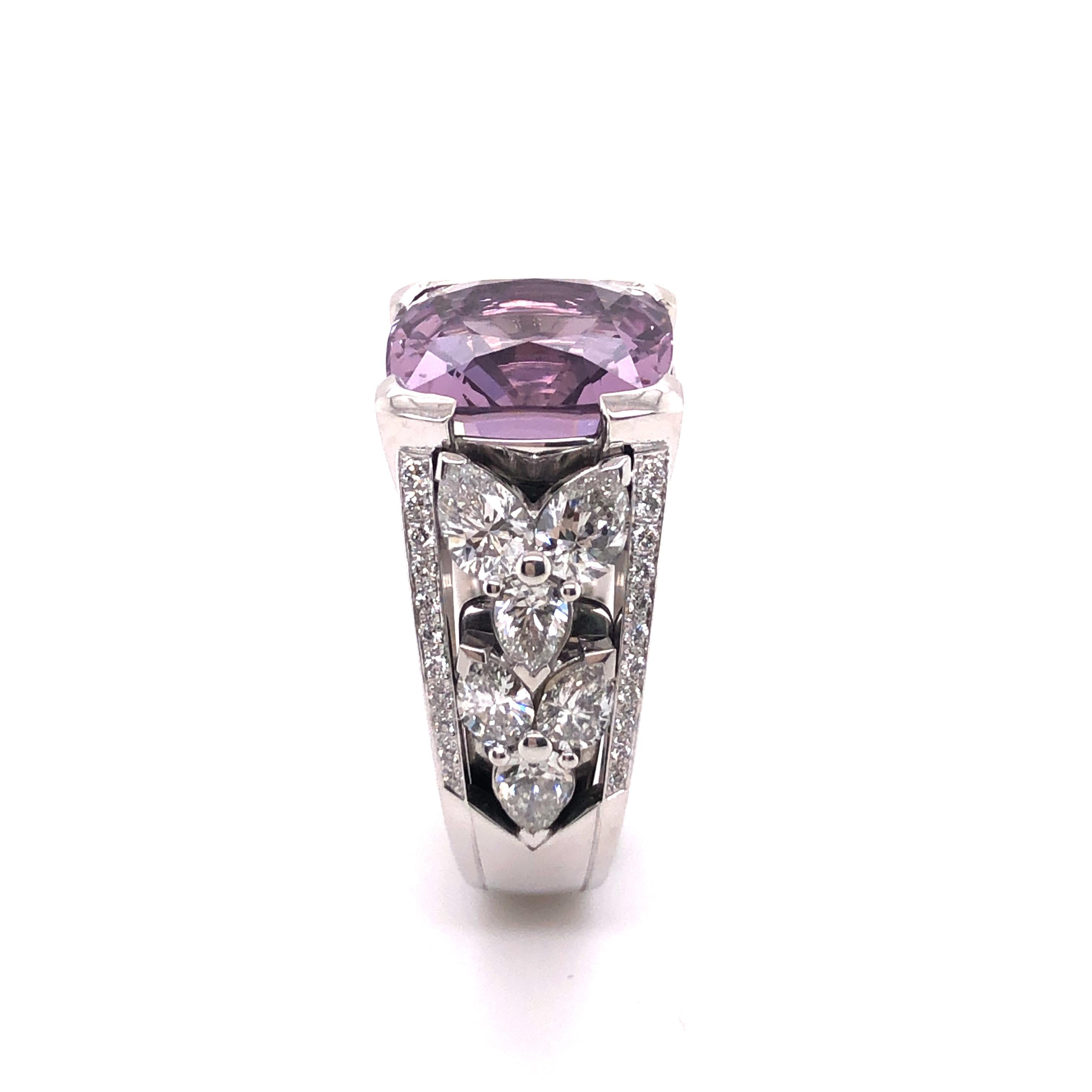 Certified 8.90 Ct Violet Burmese Spinel and Diamond Ring in 18 Karat White Gold For Sale 4
