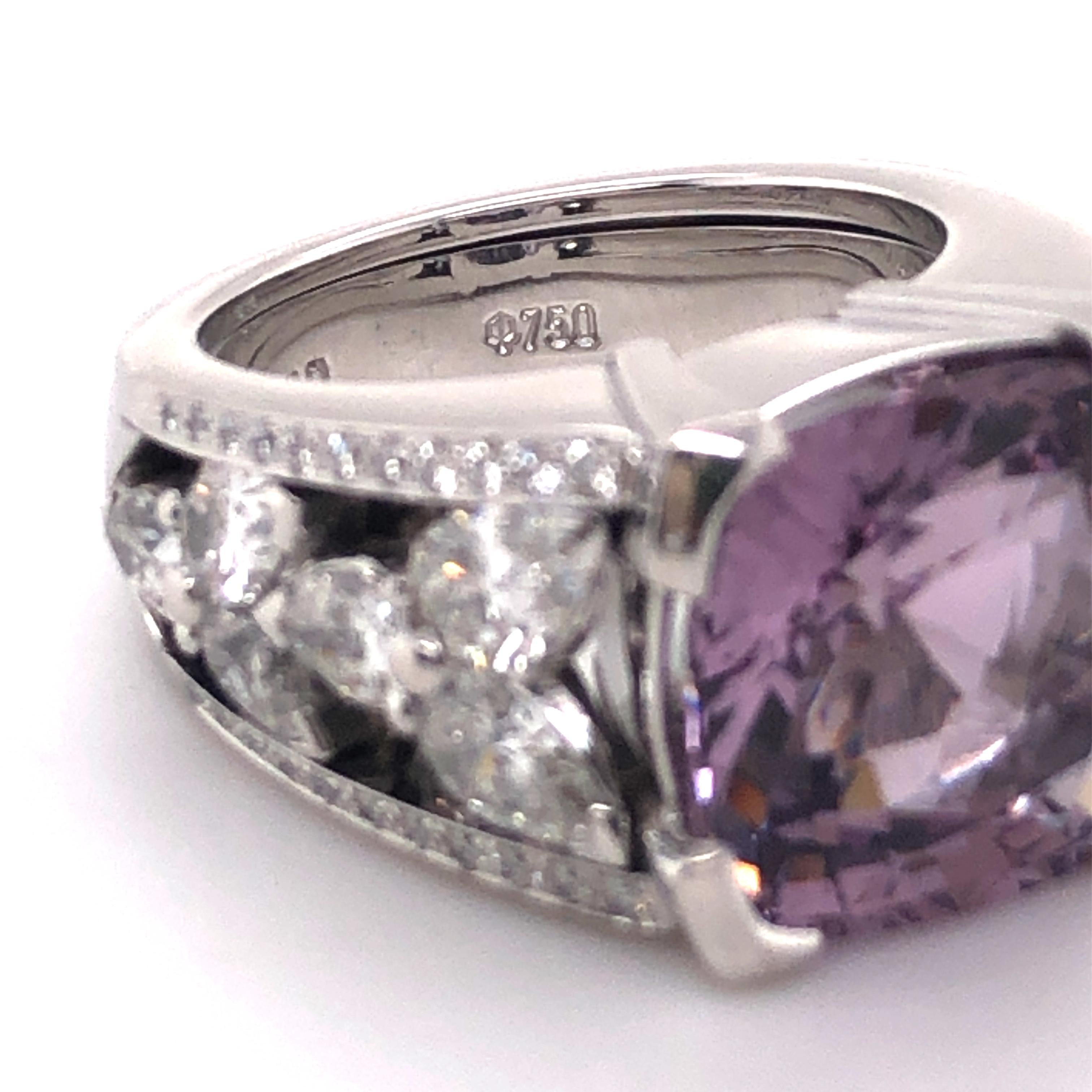 Certified 8.90 Ct Violet Burmese Spinel and Diamond Ring in 18 Karat White Gold For Sale 2