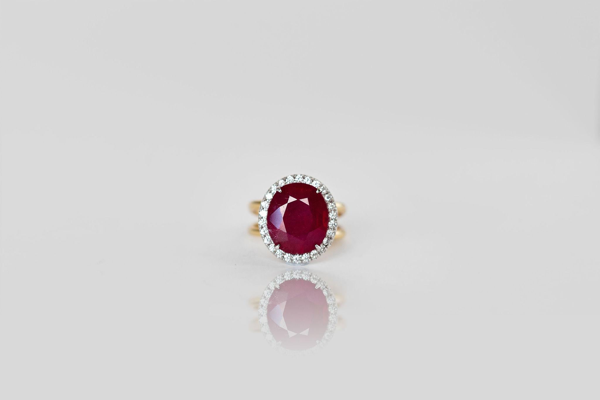 Brilliant Cut Certified 9 Carat Red Ruby and Diamond Ring, 14k Yellow Gold