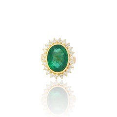 Certified 9.04 Carats Zambian emerald and diamond ring