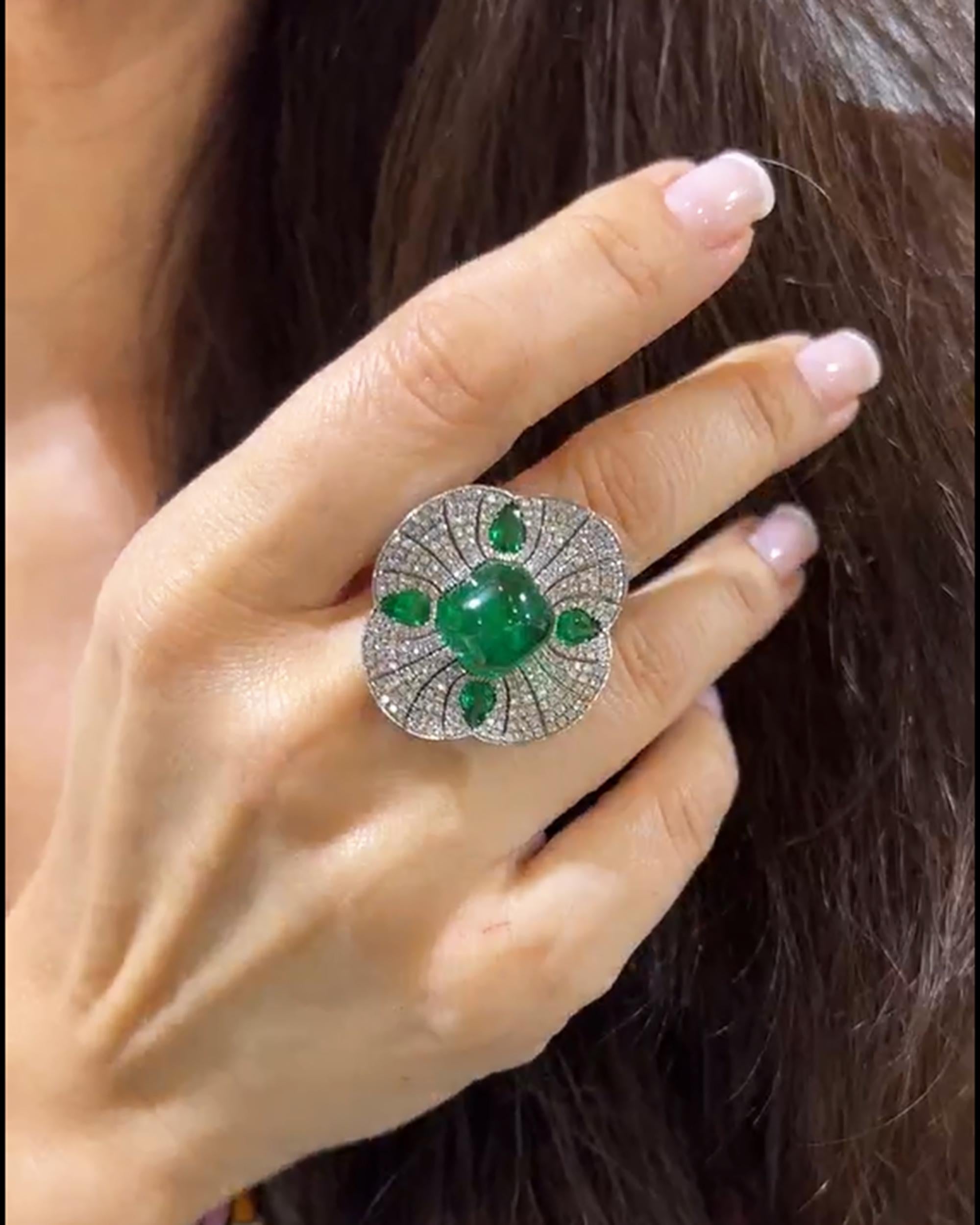 Cocktailring, zertifizierter 9,16 Karat kolumbianischer Zuckerhut-Smaragd-Diamant im Zuckerhut-Schliff Damen im Angebot