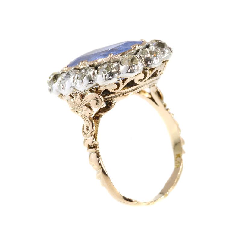 Women's Certified 9.35 carat Sapphire and Diamond Antique 18 Karat Gold Engagement Ring