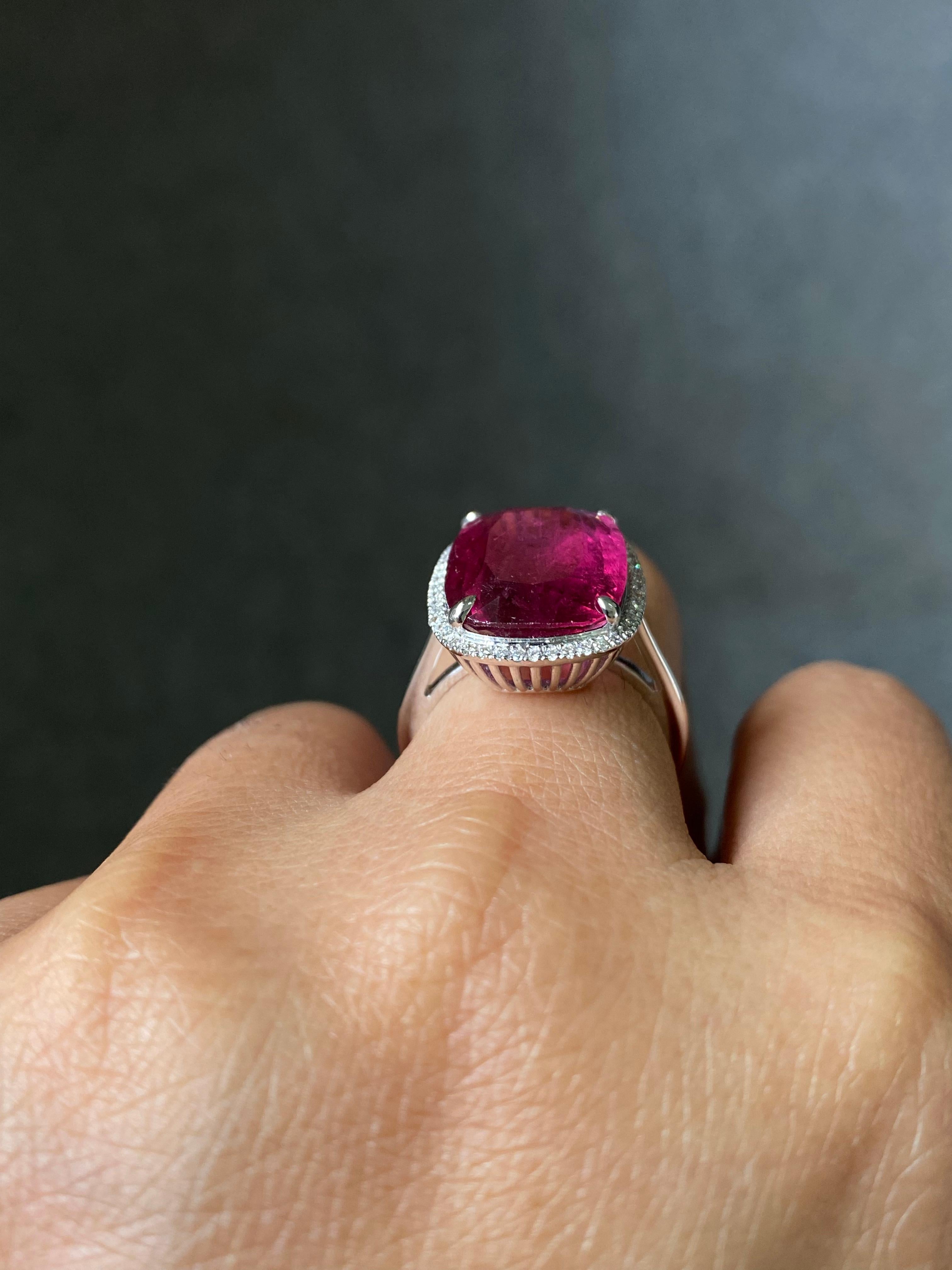 Certified 9.40 Carat Rubelite Tourmaline and Diamond Cocktail Engagement Ring For Sale 1