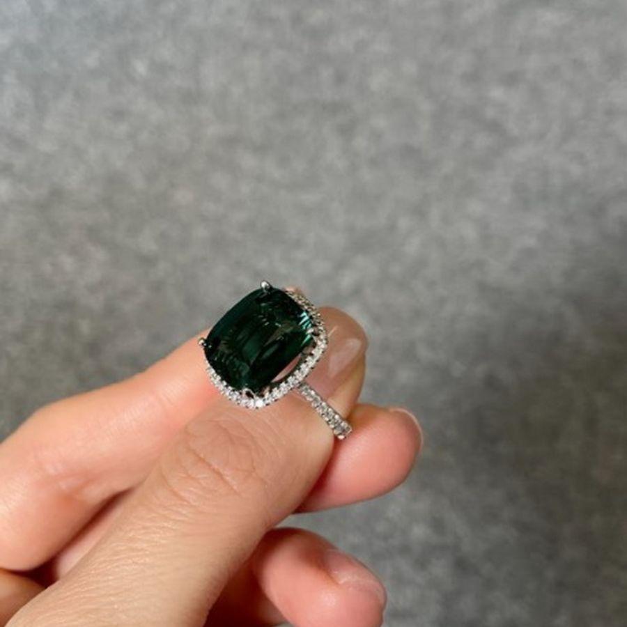 Certified 9.41 Carat Tourmaline and Diamond Engagement Ring In New Condition For Sale In Bangkok, Thailand