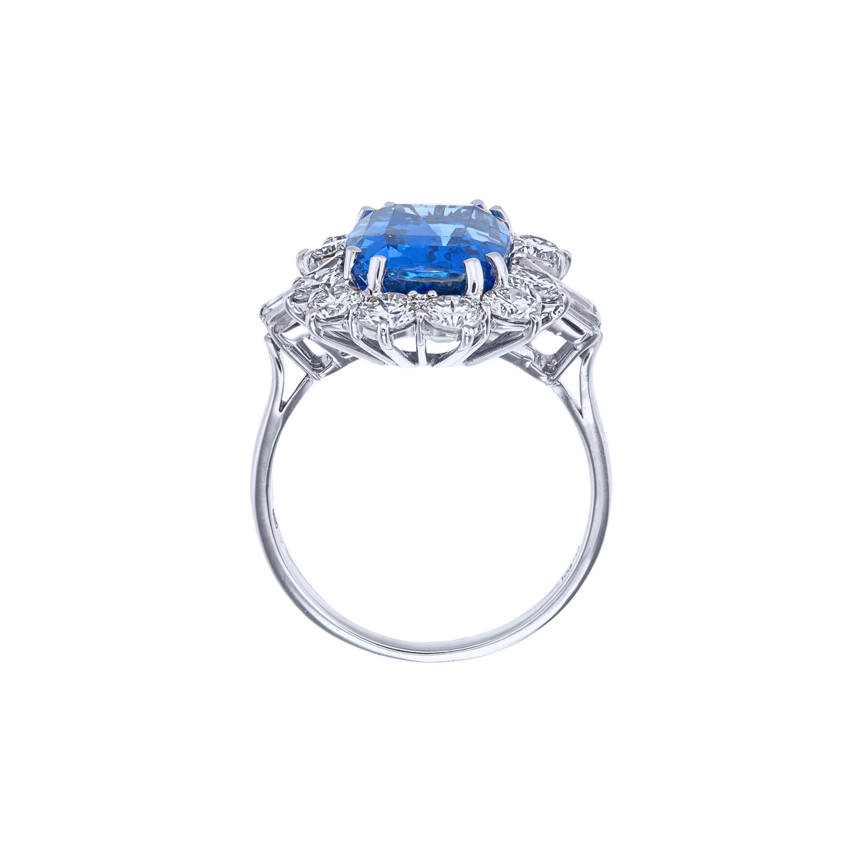 Contemporary Certified 9.43 Carat Unheated Vivid Blue Sapphire & Diamond Cocktail Ring For Sale