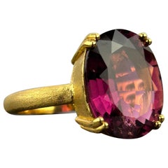 Anillo solitario de cóctel de turmalina rosa ovalada certificada de 9,45 quilates