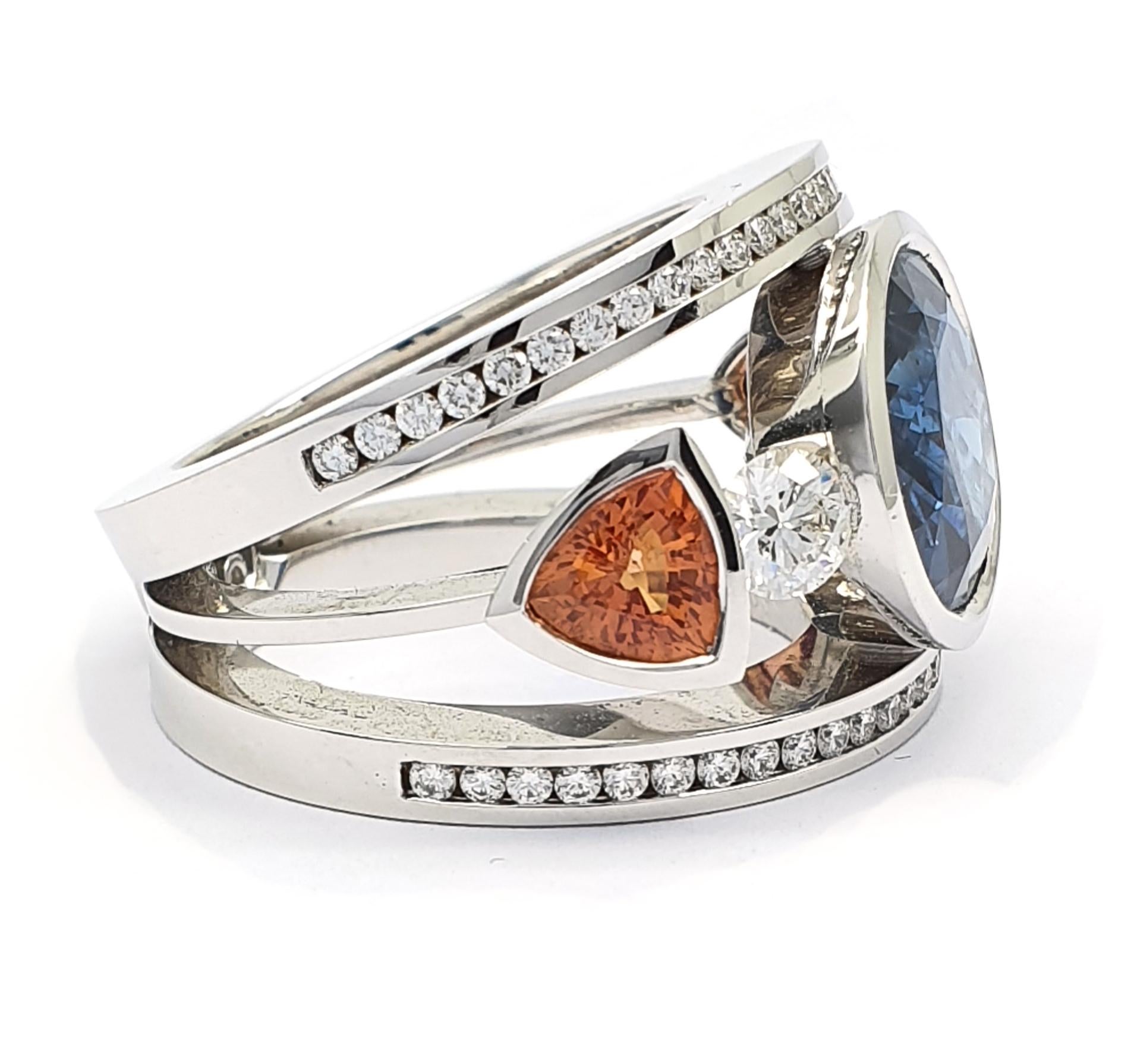 Women's or Men's Certified 9.45 Carat Intense Blue Sapphire 2 Orange Corunds and 56 Diamonds Ring For Sale