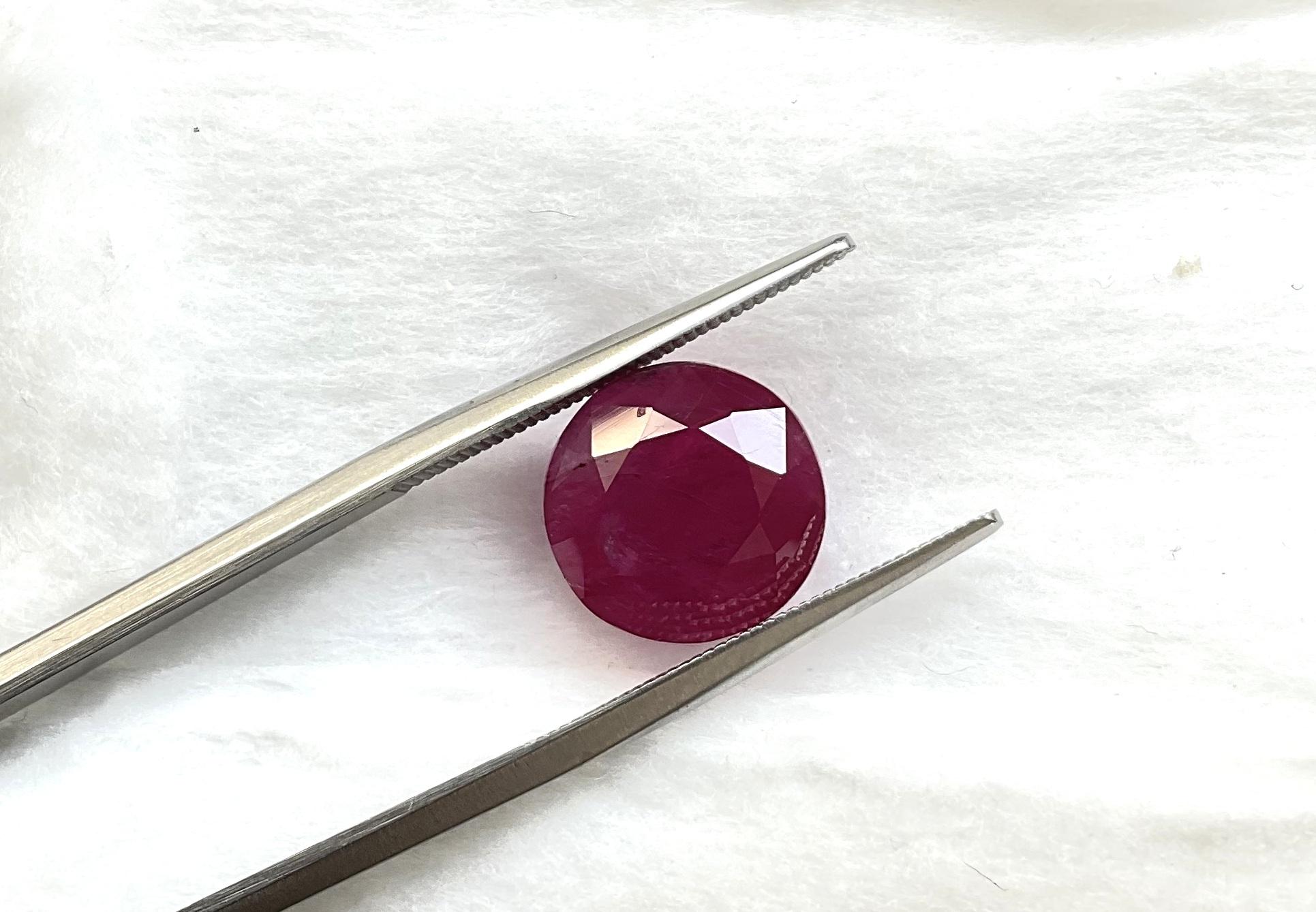Round Cut Certified 9.58 Carats No Heat Burmese Ruby Round Faceted Cutstone Natural Gem For Sale