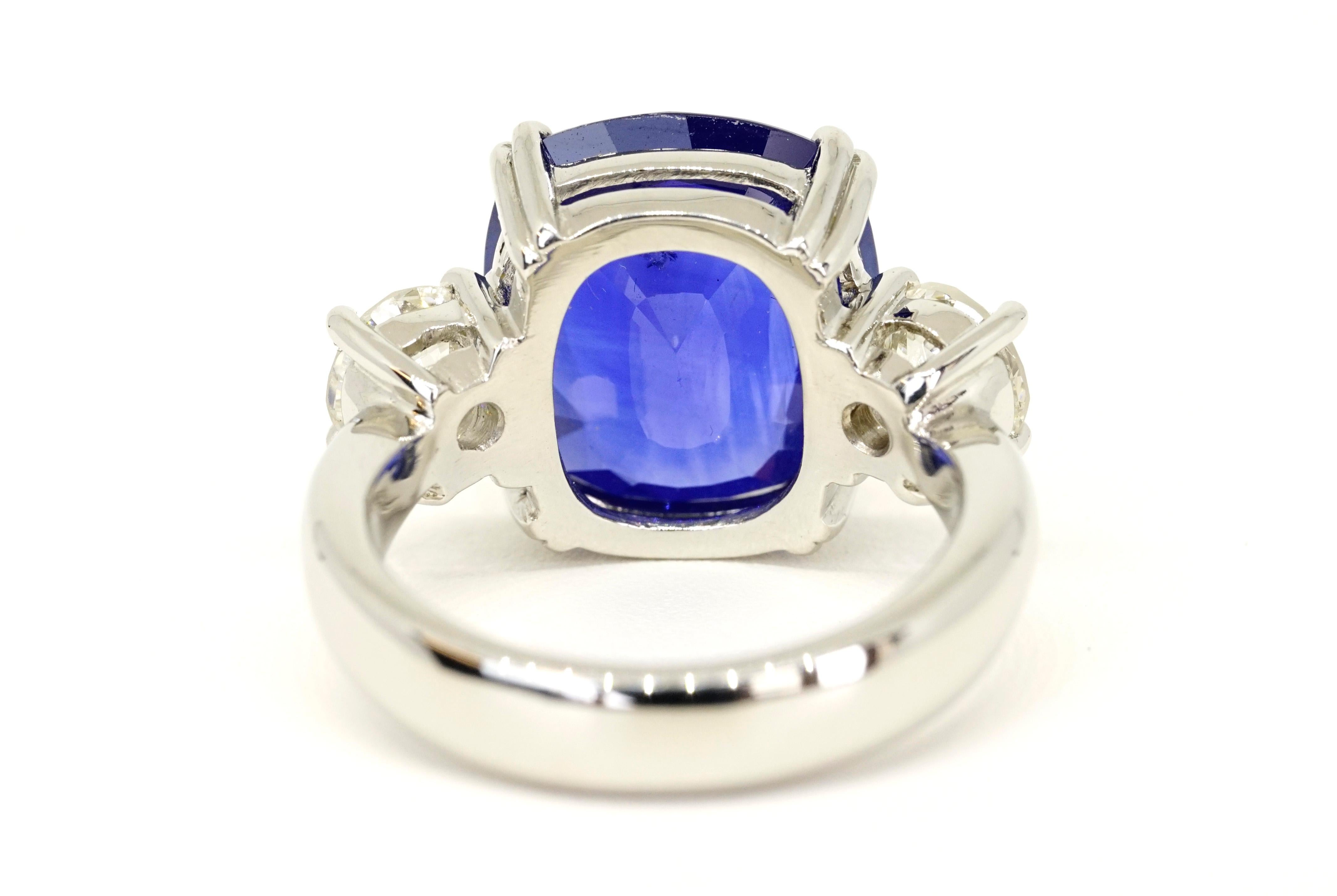 Modern Certified 9.67 Carats Ceylon Sapphire Three Stone Ring