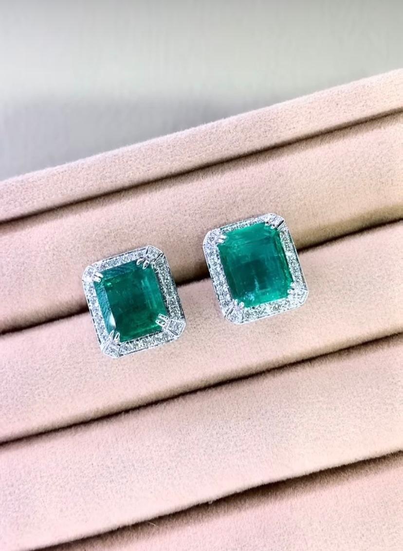 Women's or Men's Certified 9.90 Carat s Zambian Emeralds Diamonds 18k Gold Earrings For Sale