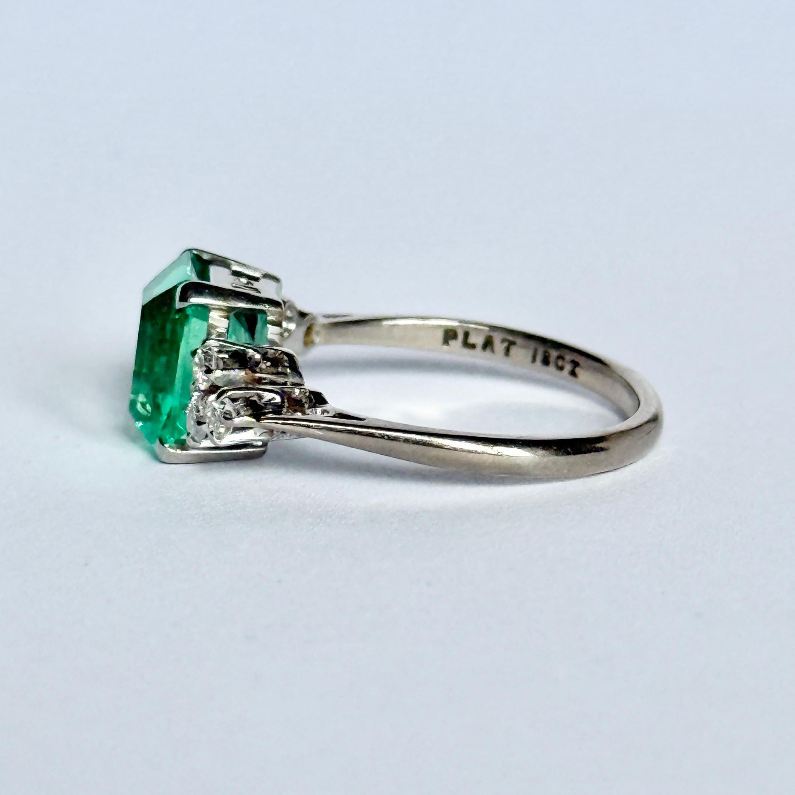 Certified Antique Emerald and Diamond 18 Carat White Gold Solitaire Ring For Sale 6
