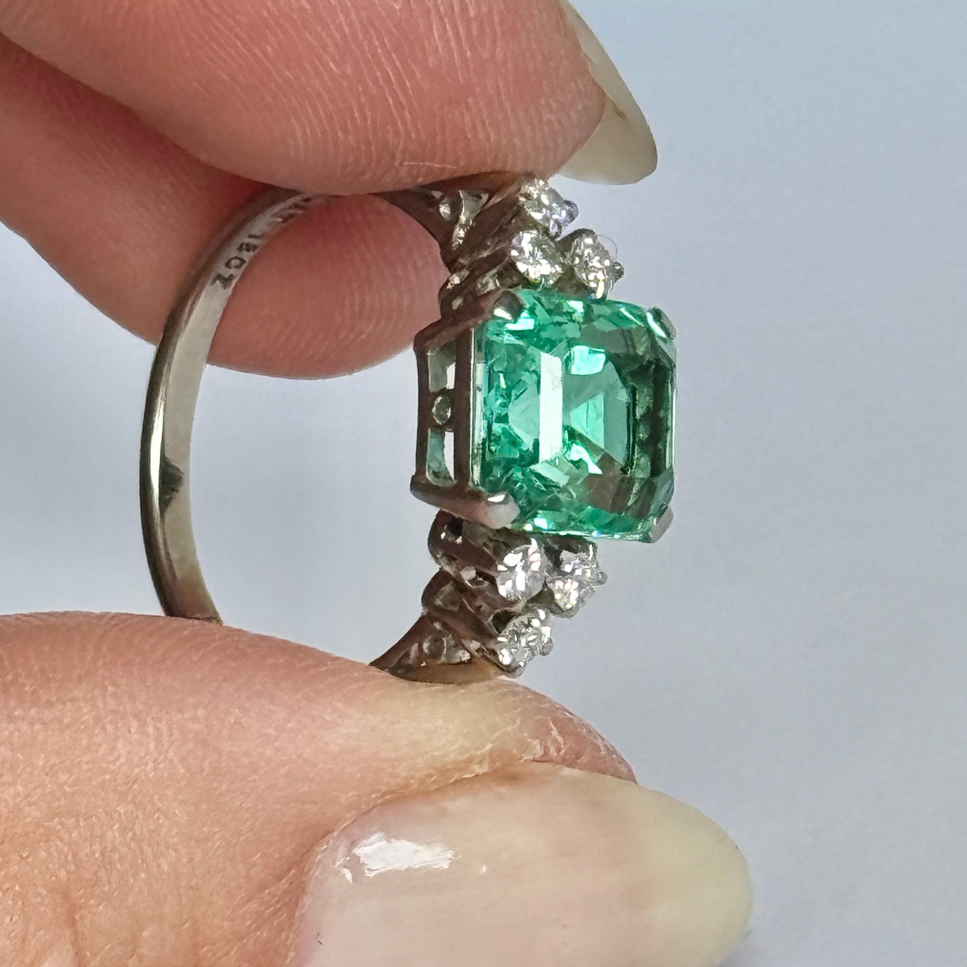 Certified Antique Emerald and Diamond 18 Carat White Gold Solitaire Ring For Sale 2