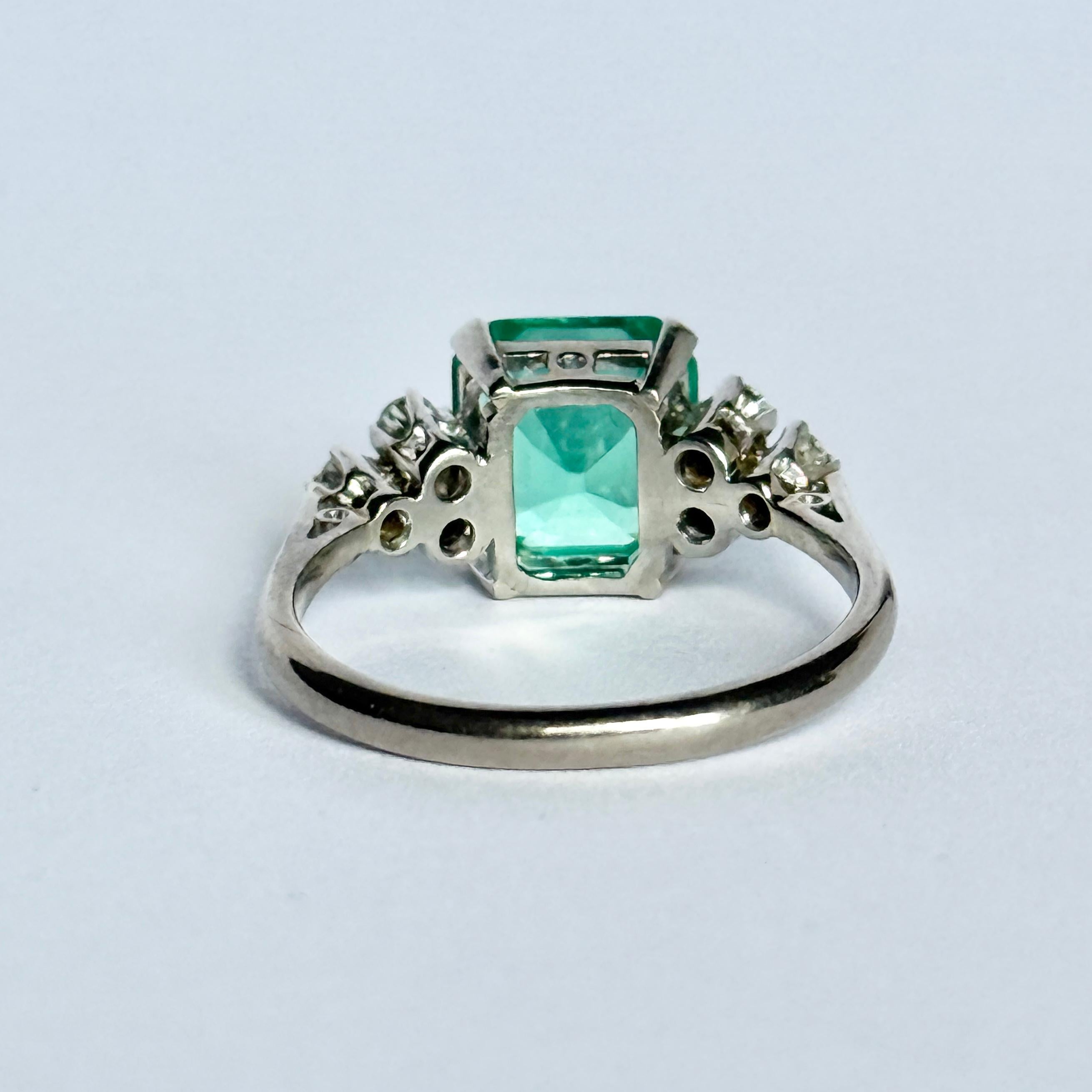 Certified Antique Emerald and Diamond 18 Carat White Gold Solitaire Ring For Sale 3