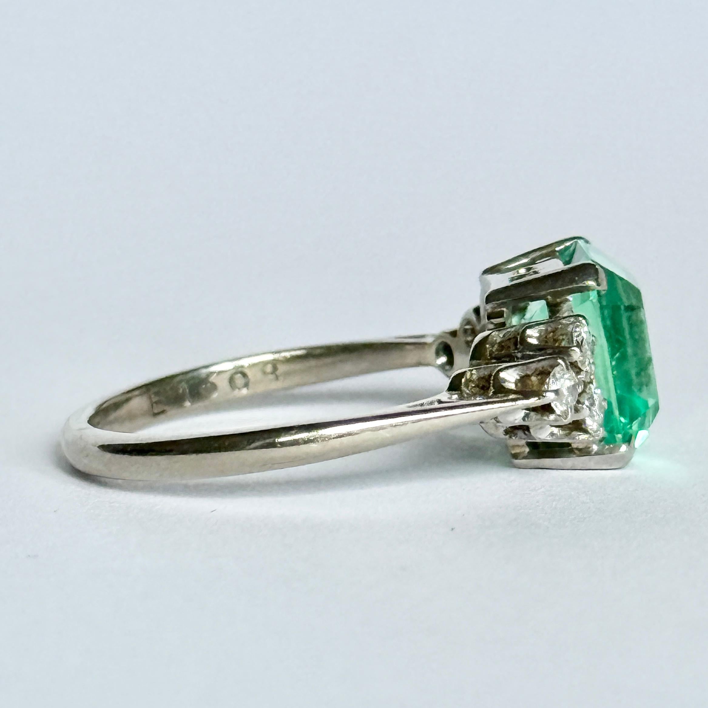 Certified Antique Emerald and Diamond 18 Carat White Gold Solitaire Ring For Sale 4