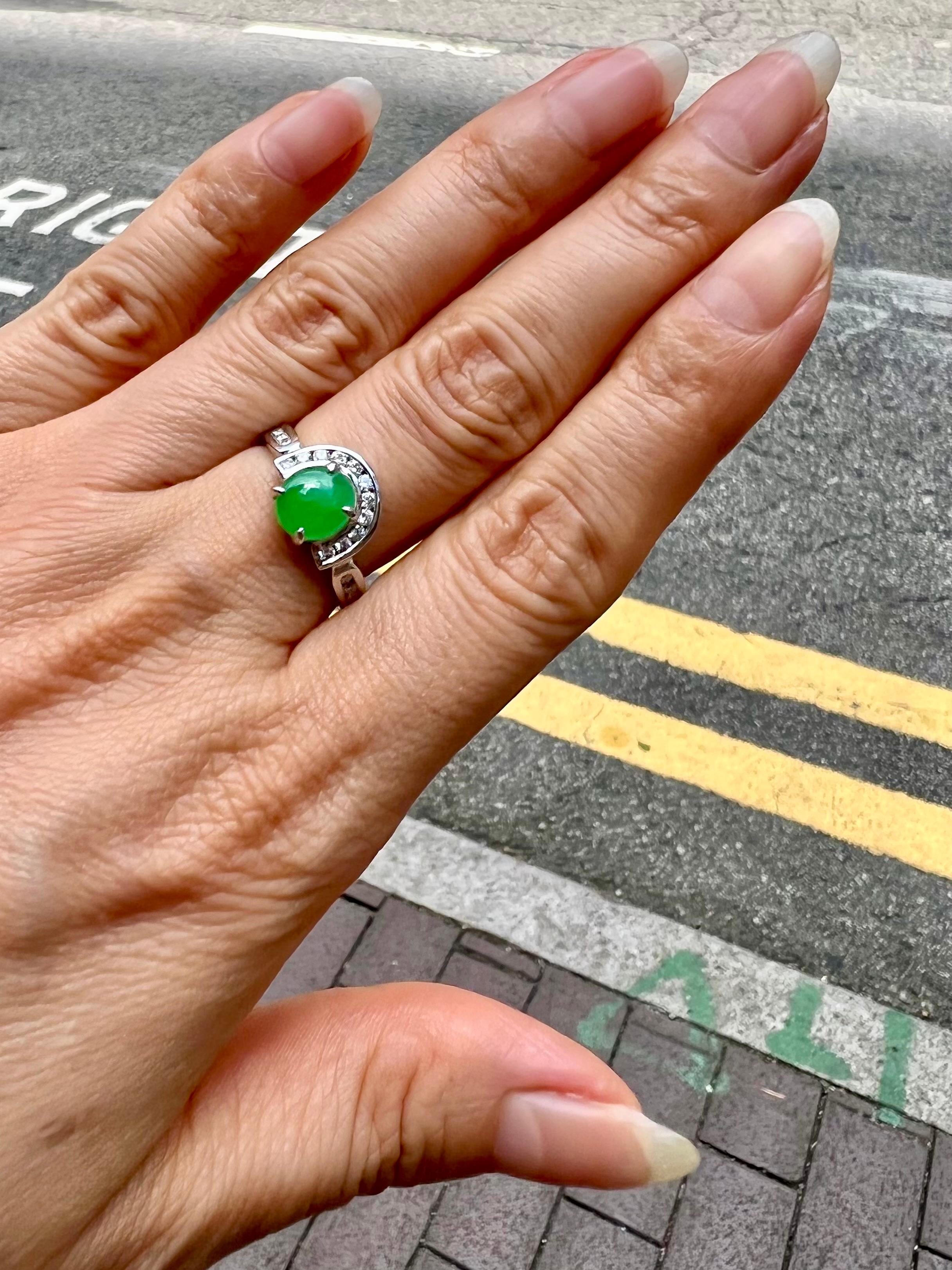 Certified 7.5mm x 6.6mm Apple Green Jade & Diamond Horseshoe Ring. Double Luck! In New Condition For Sale In Hong Kong, HK