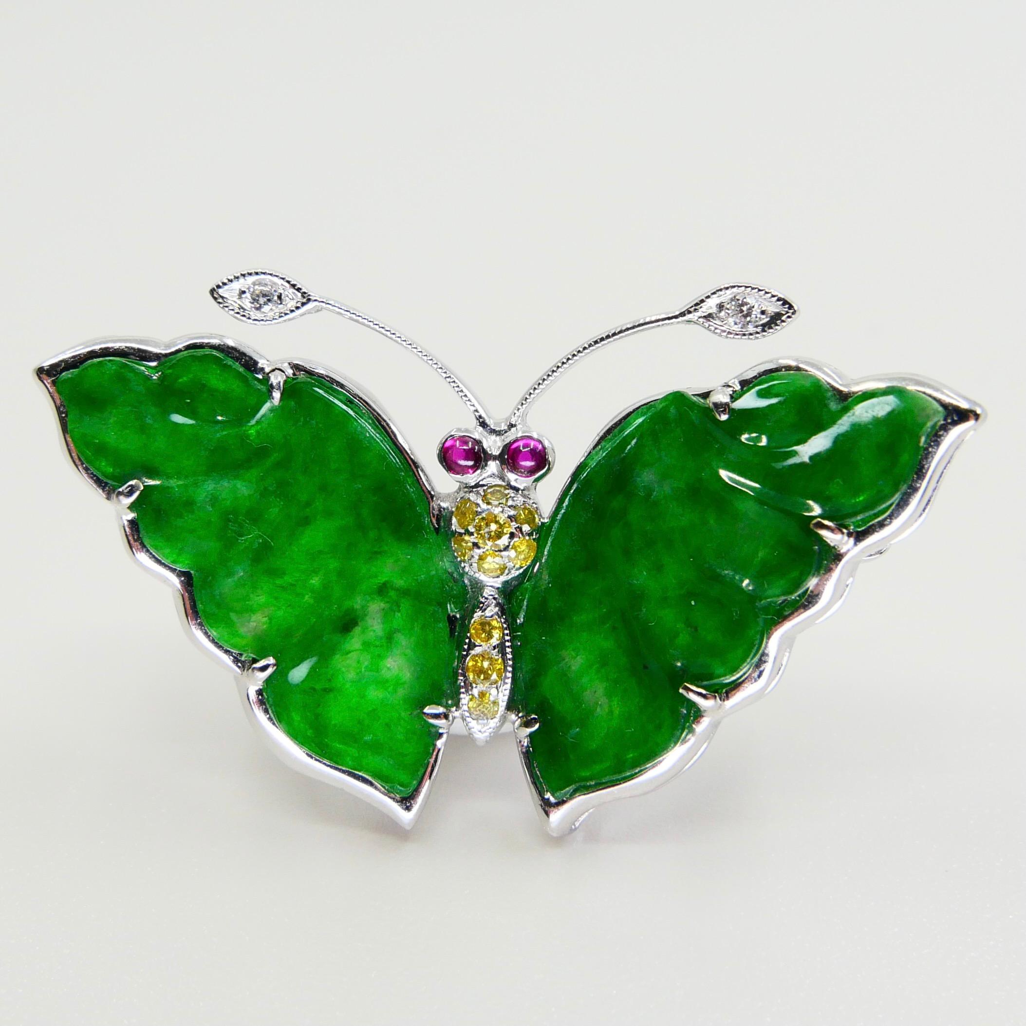 Certified Apple Green Jade, Fancy Color Diamond Butterfly Pendant / Brooch In New Condition For Sale In Hong Kong, HK