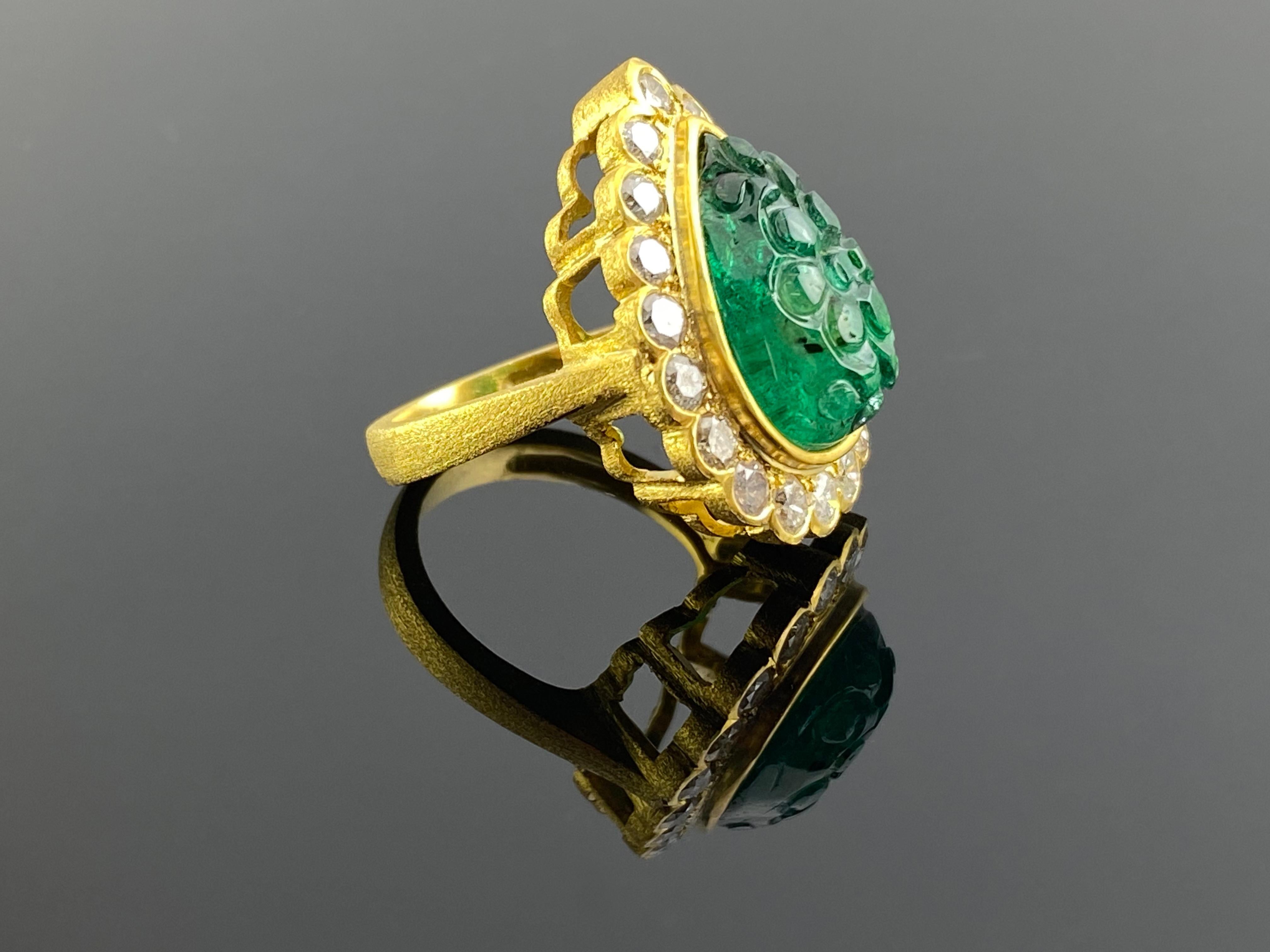 Pear Cut Certified Art Deco 11.46 Carat Carved Emerald Diamond Cocktail Engagement Ring For Sale