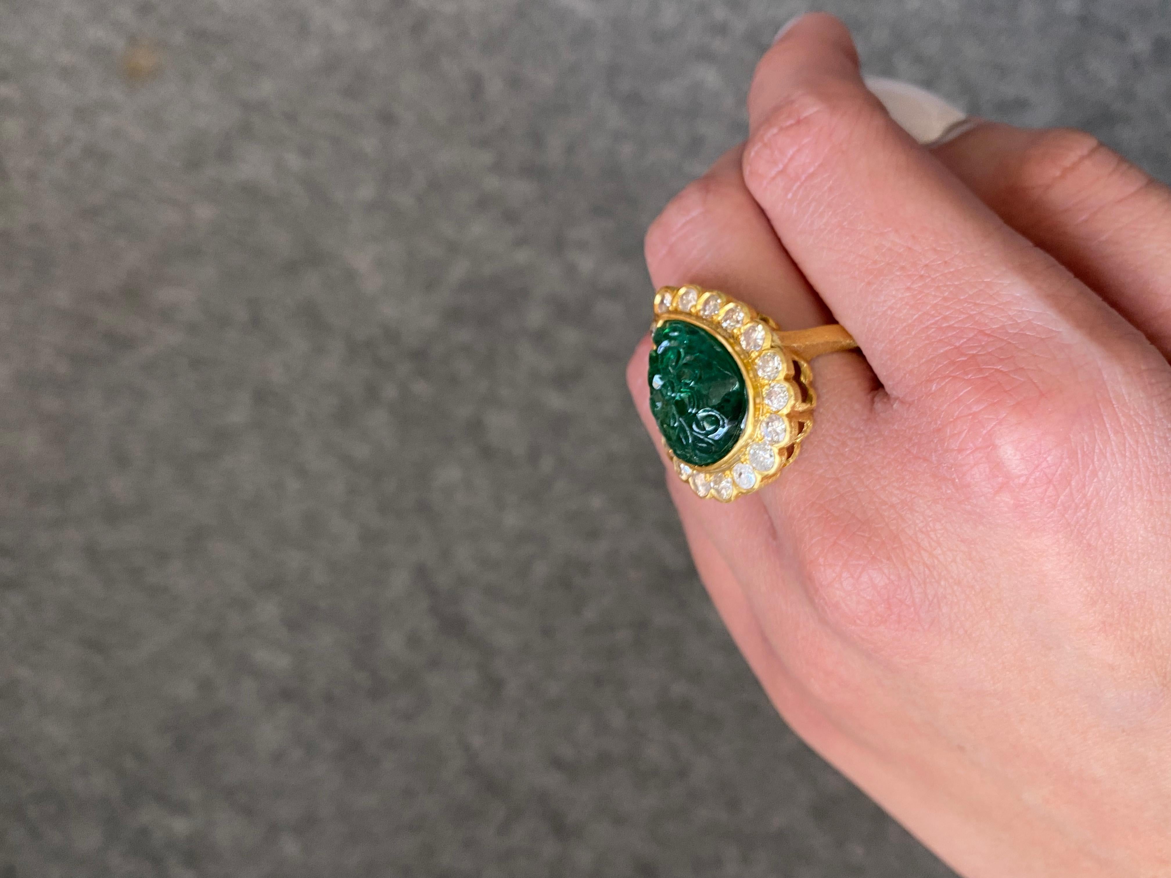 Certified Art Deco 11.46 Carat Carved Emerald Diamond Cocktail Engagement Ring For Sale 4