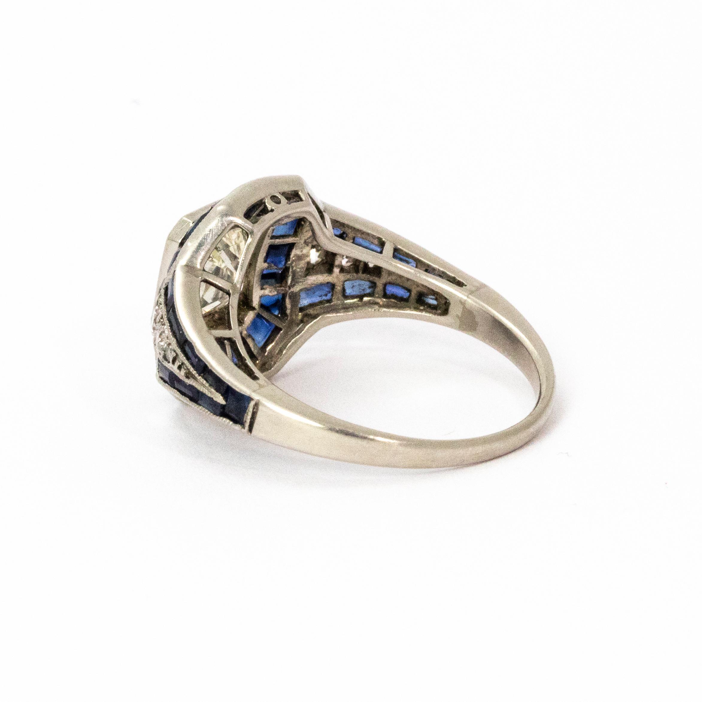 Certified Art Deco Sapphire and Diamond Platinum Ring (Art déco)