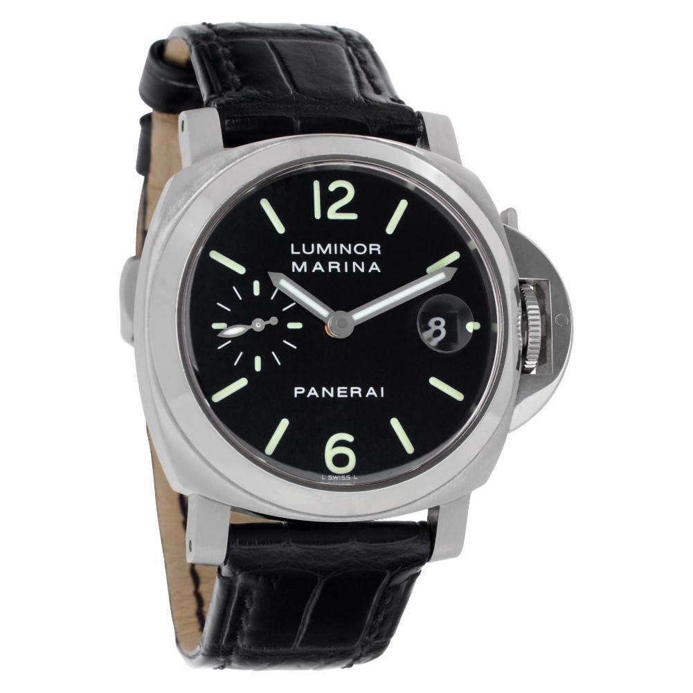 Certified Authentic Panerai Luminor 5700, Blue Dial In Excellent Condition For Sale In Miami, FL