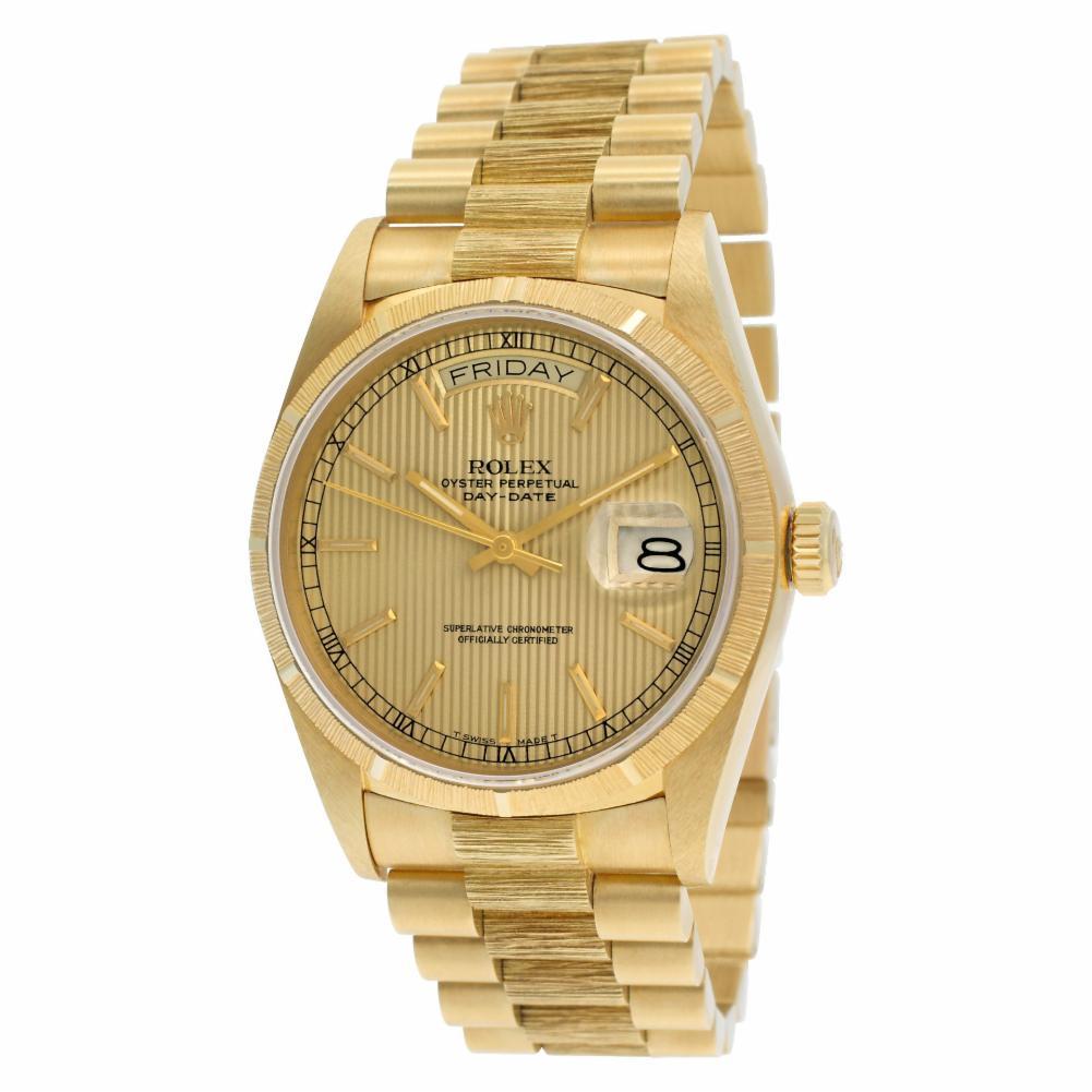 Contemporary Certified Authentic Rolex Day-Date 19056, Gold Dial For Sale