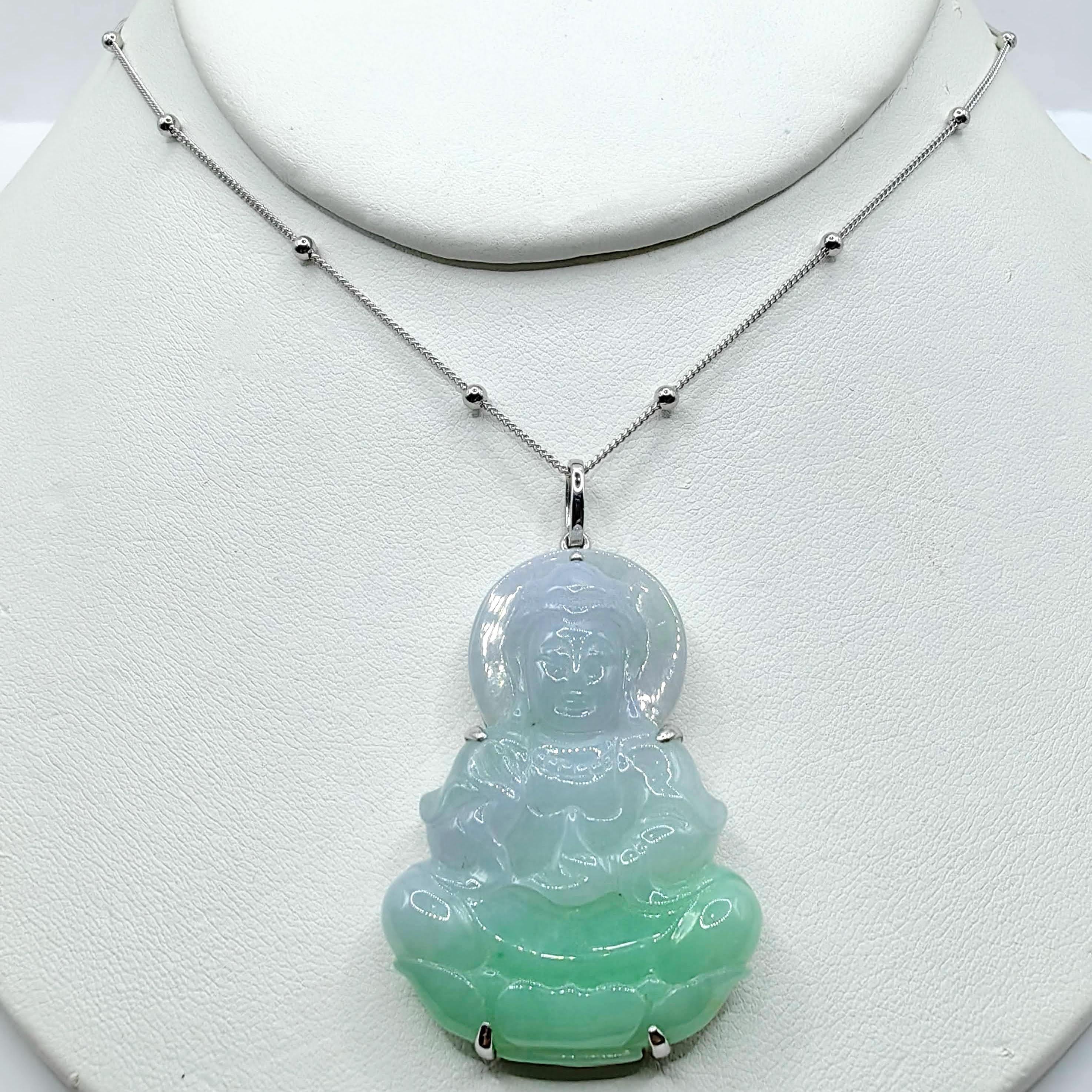 Taille mixte Certified Bi-Color Green Jadeite Jade Kwan Yin Buddha Pendant in 18K White Gold en vente