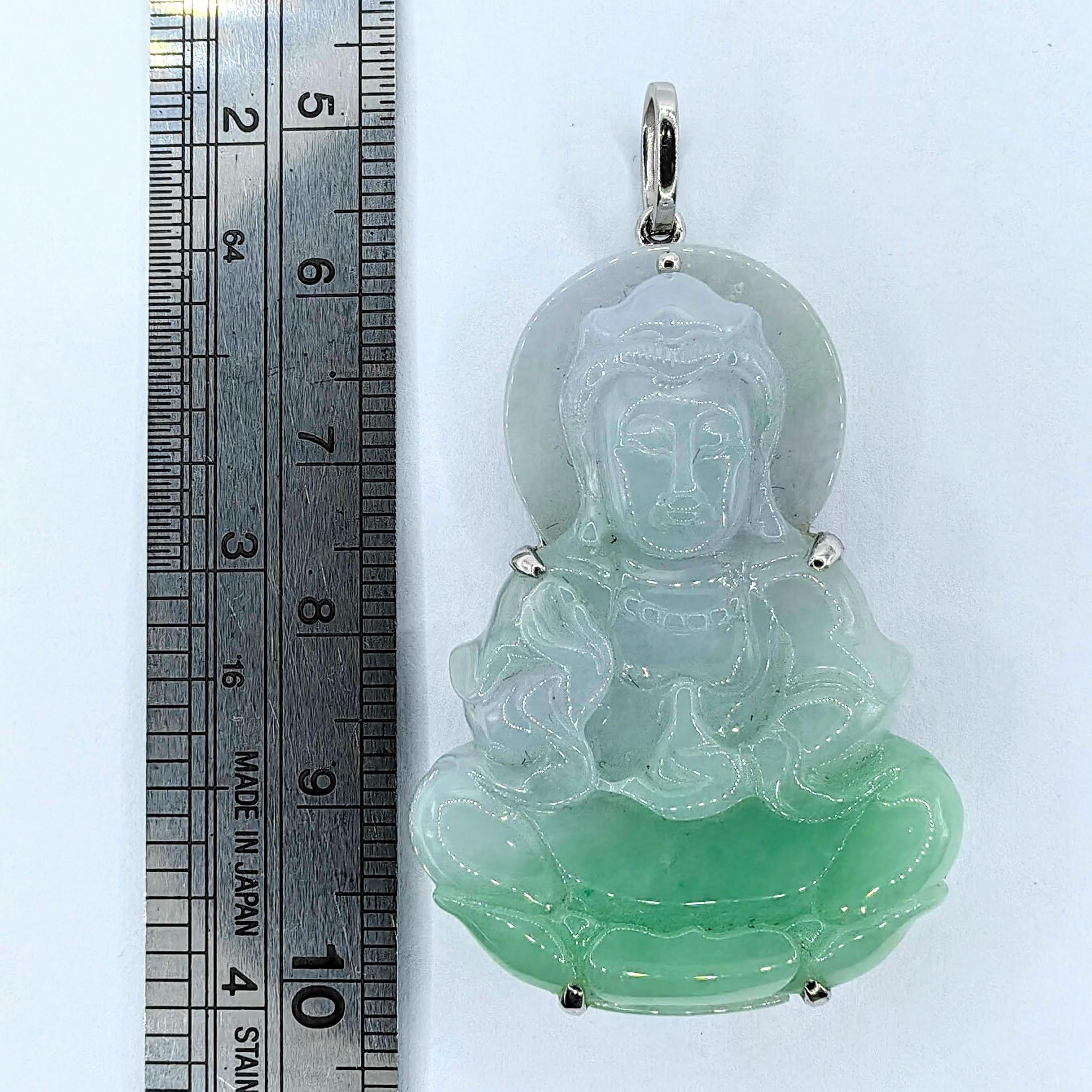 Certified Bi-Color Green Jadeite Jade Kwan Yin Buddha Pendant in 18K White Gold en vente 1