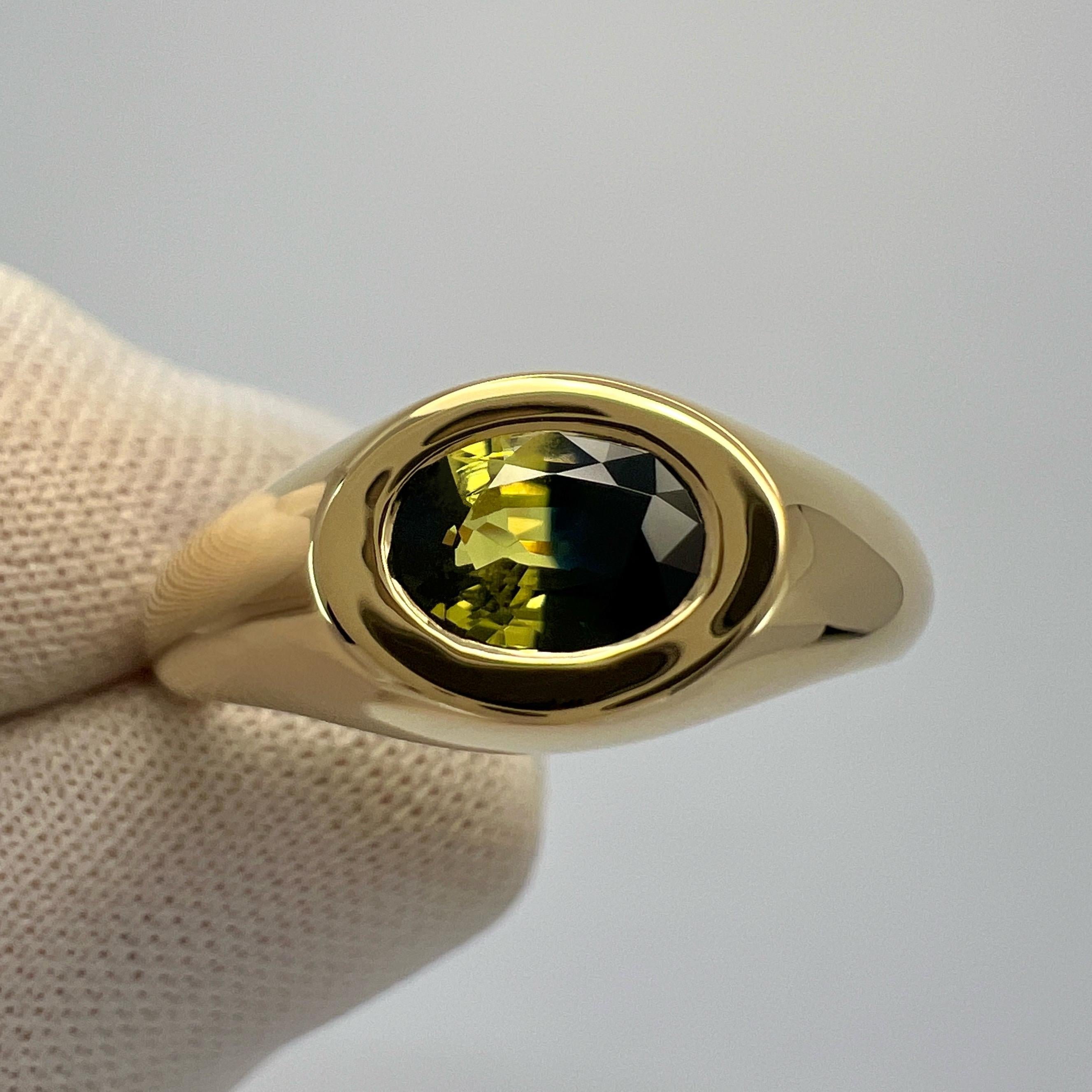 Certified Bi Colour Blue Yellow Sapphire Oval Cut 18k Yellow Gold Signet Ring For Sale 4