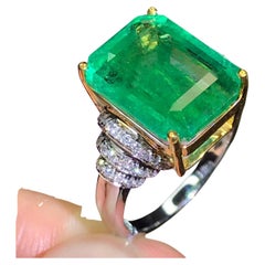 7 Carat Natural Emerald Diamond Engagement Ring Set in 18K Gold, Cocktail Ring