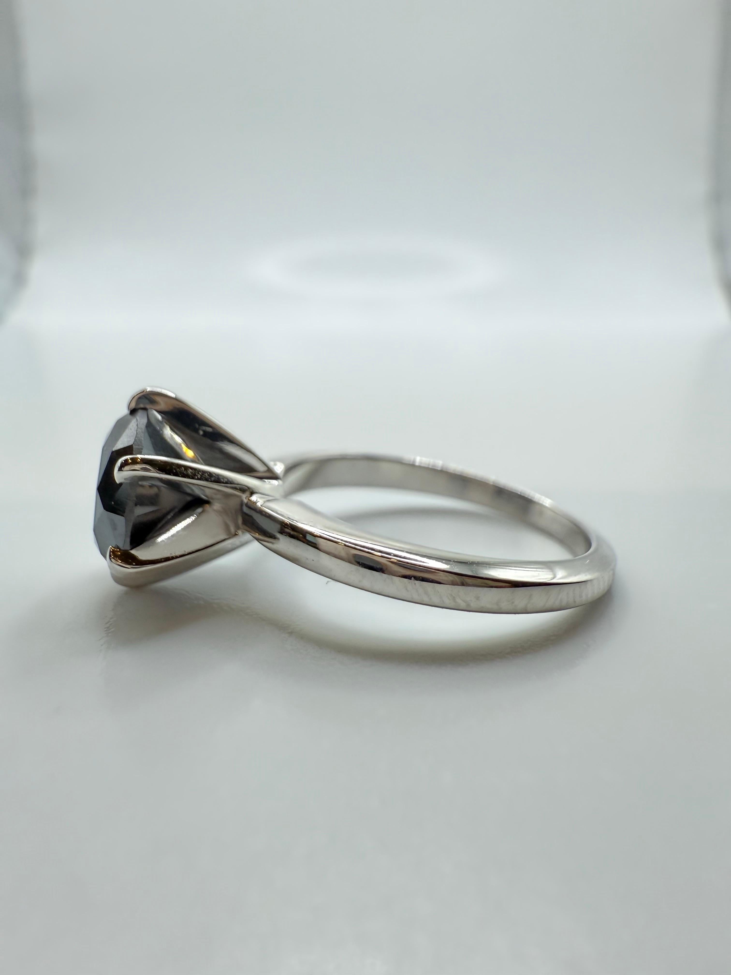 Anello di fidanzamento con diamante nero certificato, oro 14KT in vendita 1
