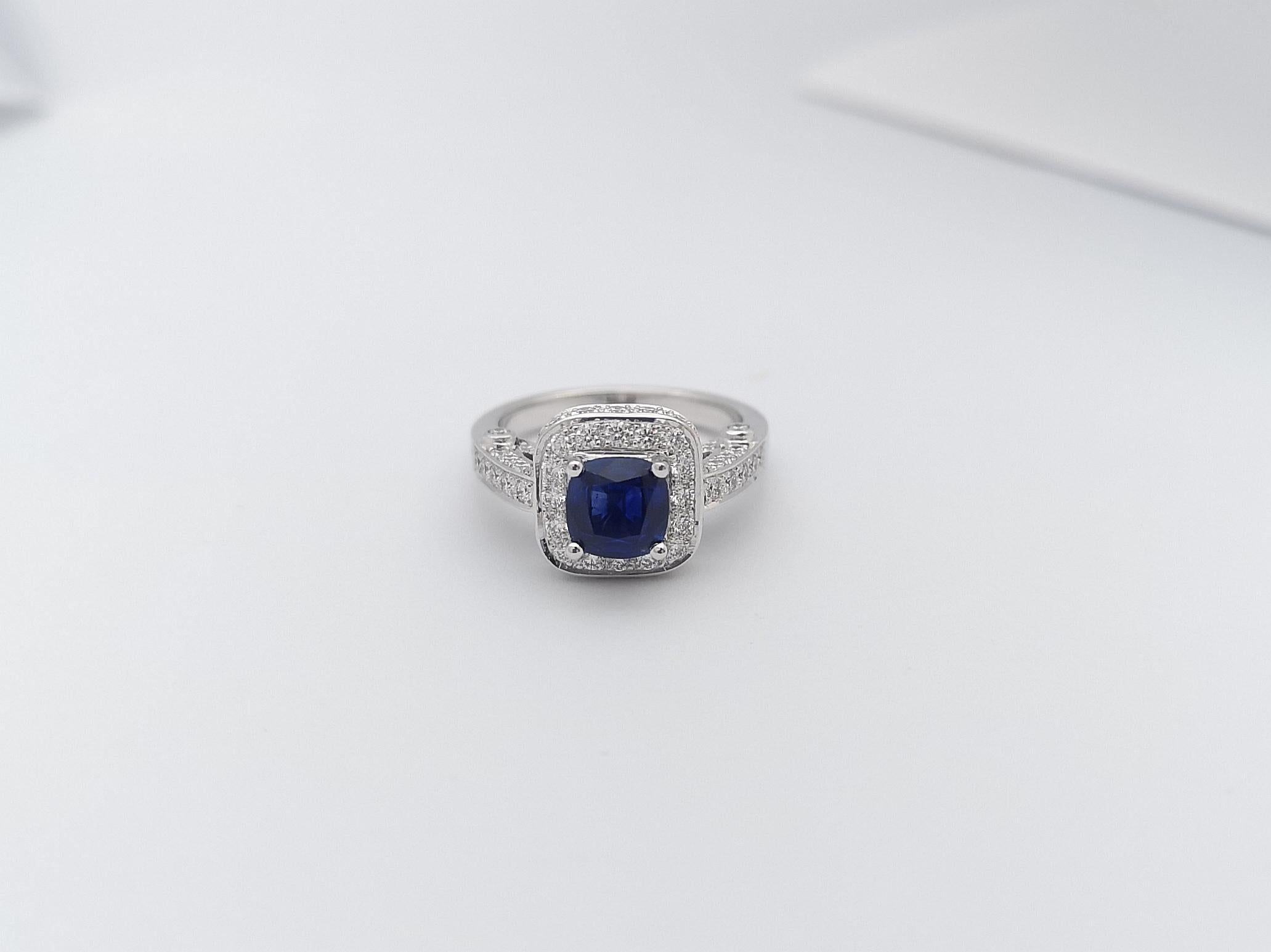 Certified Blue Sapphire with Diamond Ring Set in 18 Karat White Gold For Sale 4
