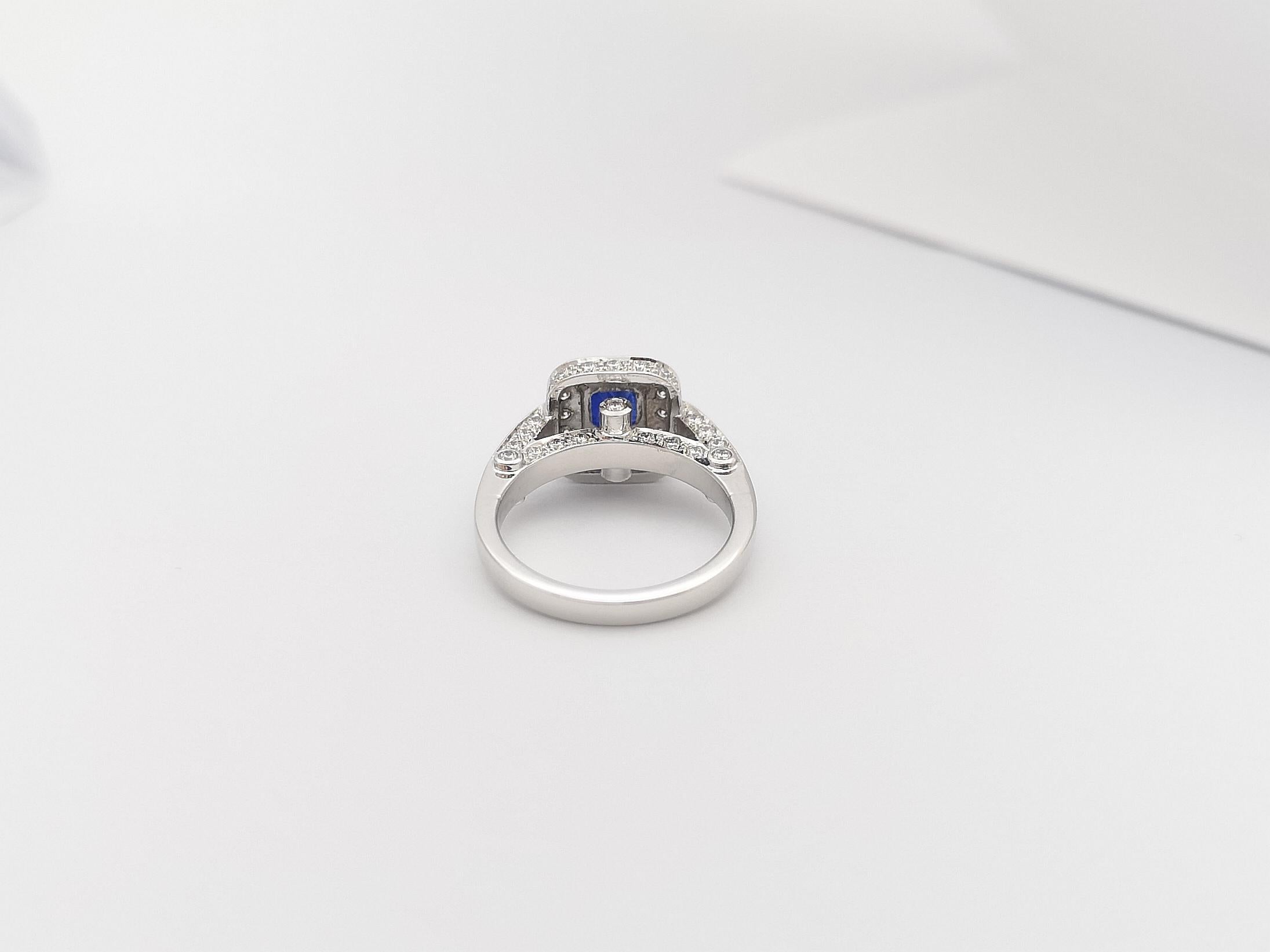 Certified Blue Sapphire with Diamond Ring Set in 18 Karat White Gold For Sale 6