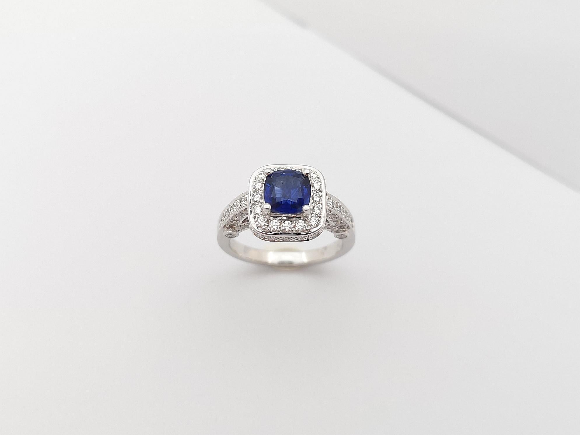 Certified Blue Sapphire with Diamond Ring Set in 18 Karat White Gold For Sale 8