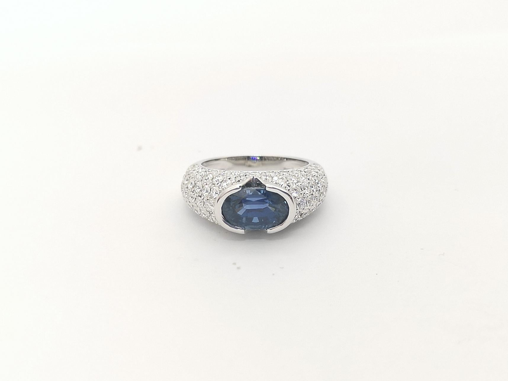 Certified Blue Sapphire with Diamond Ring Set in 18k White Gold Settings For Sale 5