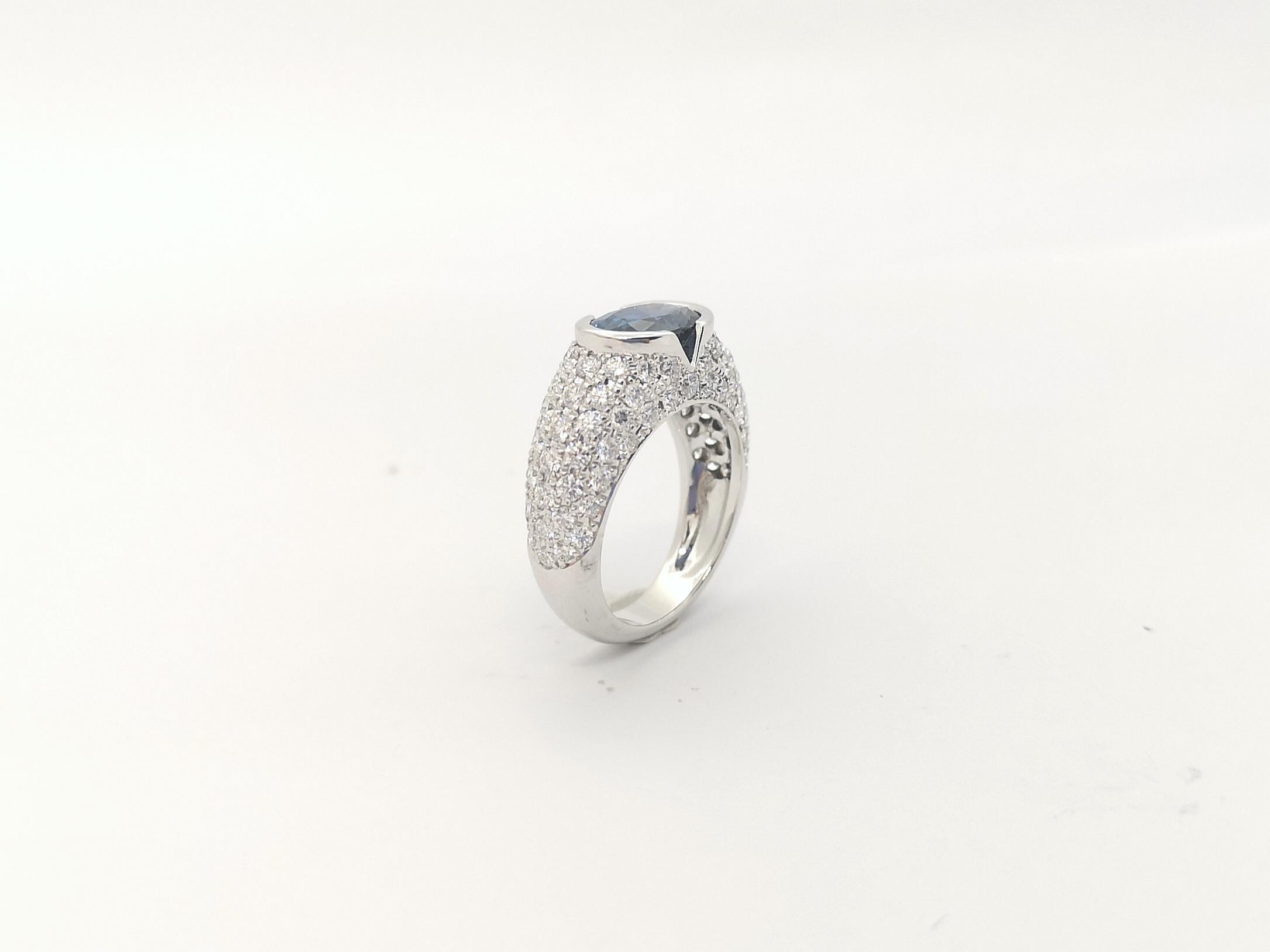 Certified Blue Sapphire with Diamond Ring Set in 18k White Gold Settings For Sale 10