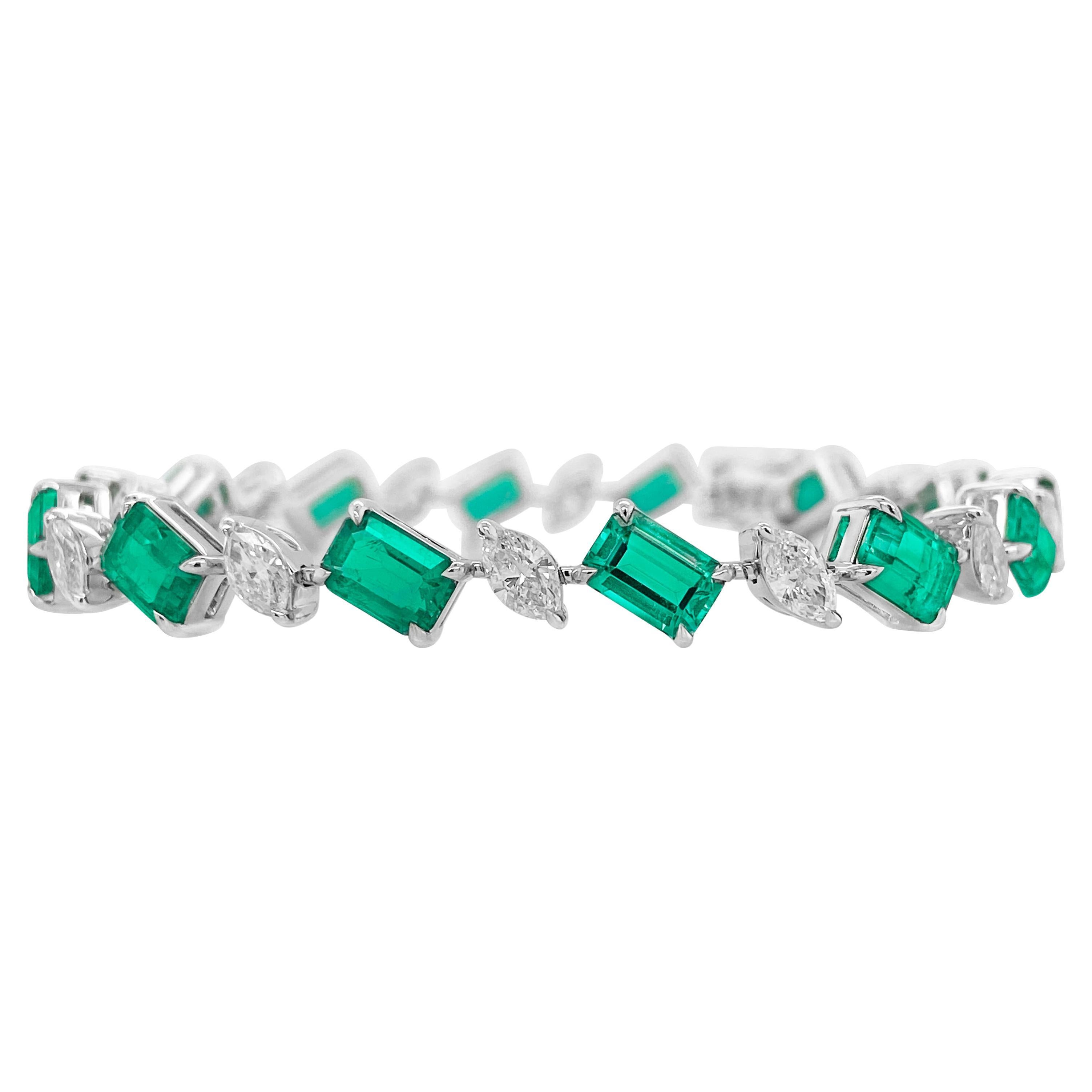 Certified Bracelet with Colombian Emerald and Natural White Diamonds in 18K Gold