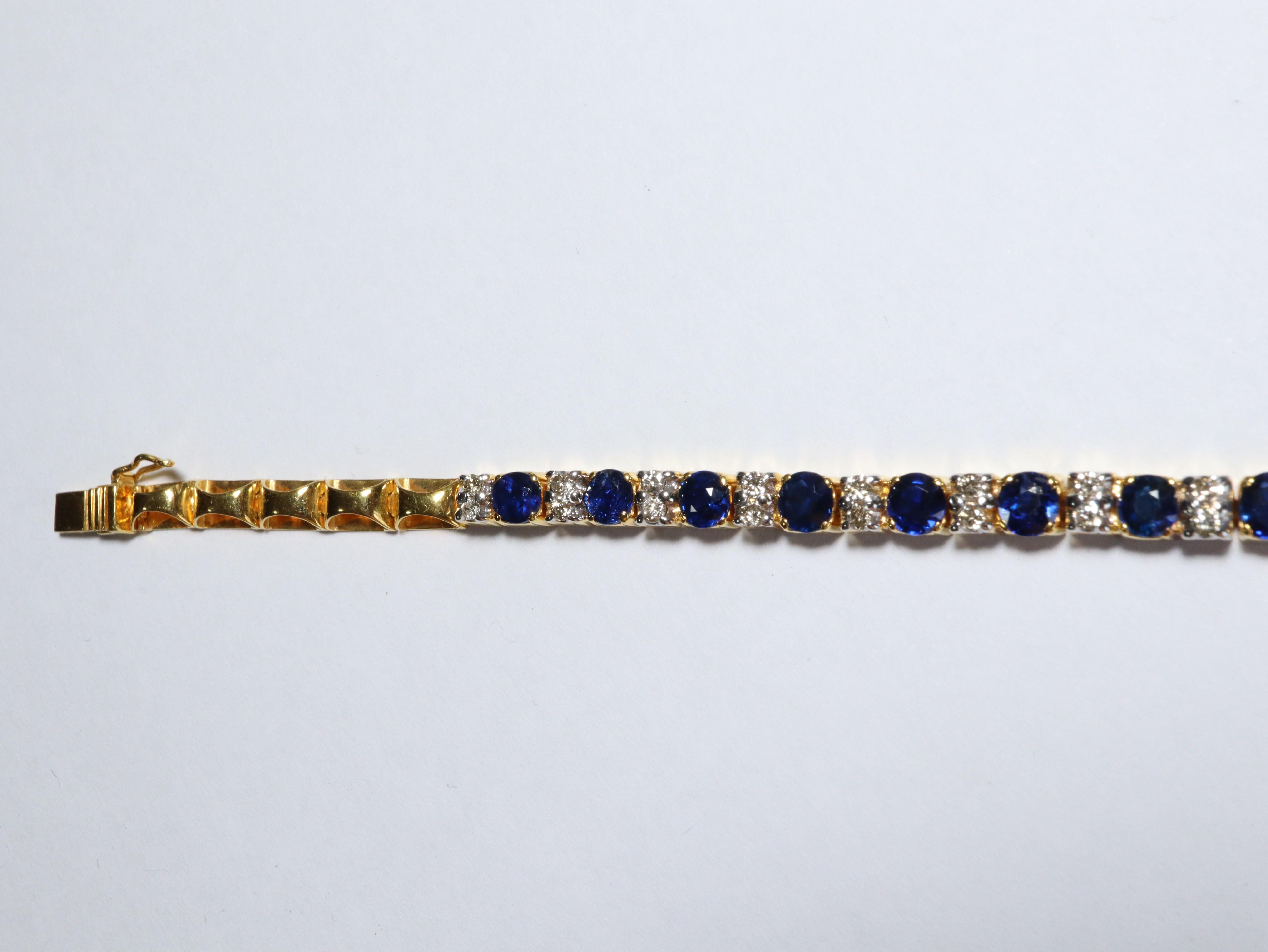 Certified Burma No Heat Blue Sapphire Bracelet with Natural Diamonds in 18k gold For Sale 1