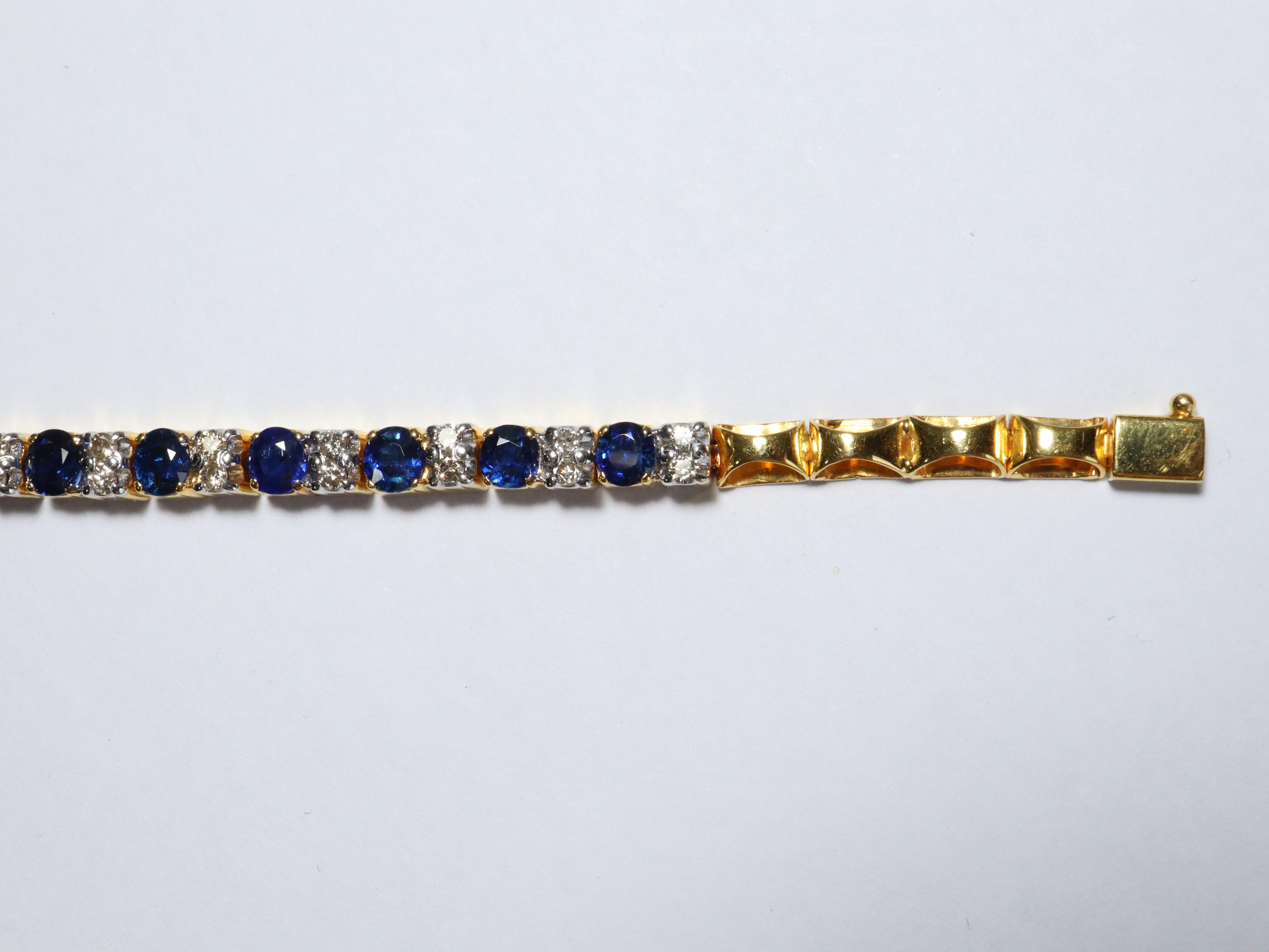 Certified Burma No Heat Blue Sapphire Bracelet with Natural Diamonds in 18k gold For Sale 2