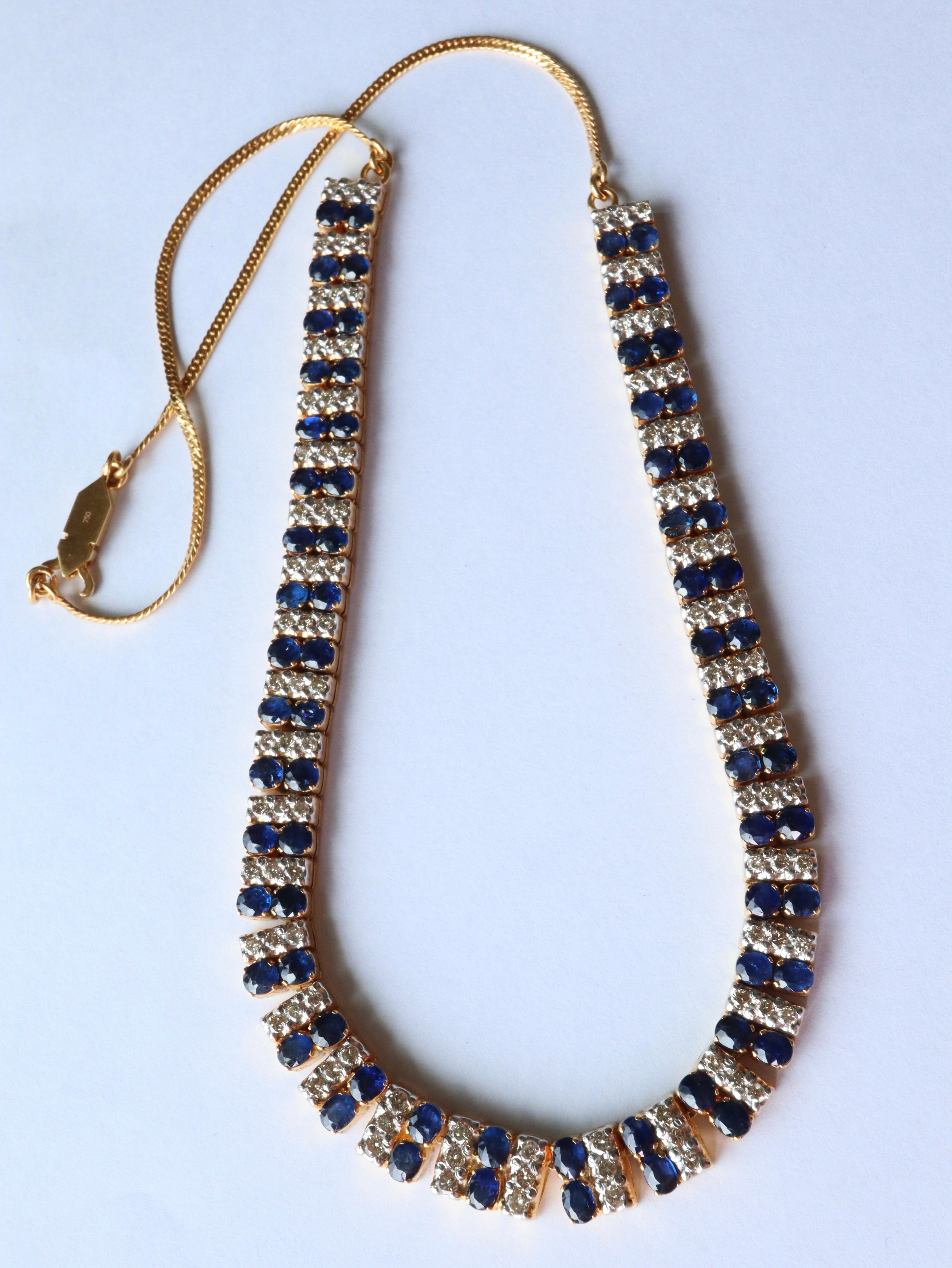 Round Cut Certified Burma No Heat Blue Sapphire Necklace with Natural Diamonds in 18k gold For Sale