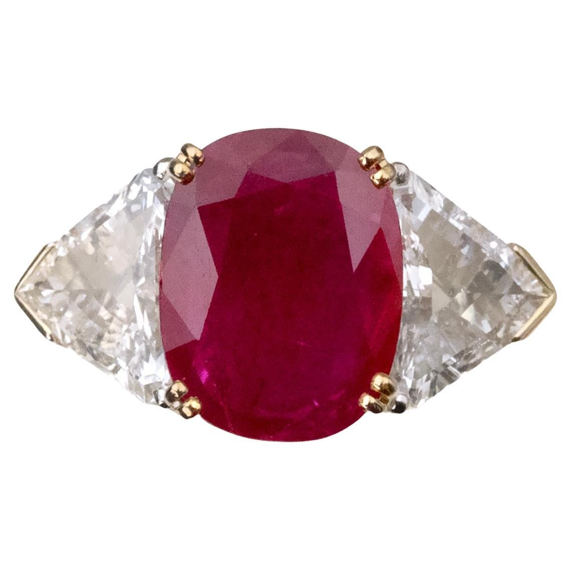 Anillo de tres piedras de rubí de Birmania y diamantes certificados