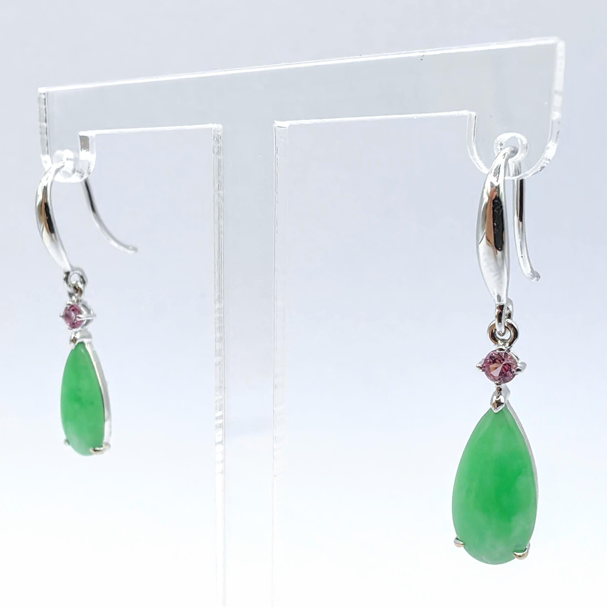 Taille poire Boucles d'oreilles en or blanc 18 carats, jadéite de Birmanie certifiée et tourmaline rose en vente