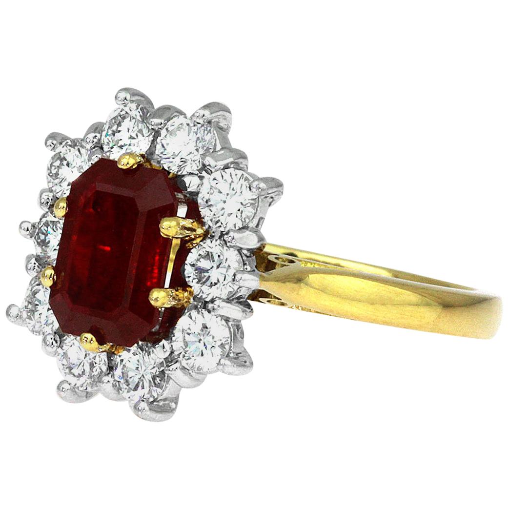Certified Burmese 'Myanmar' Ruby & Diamond Cluster Ring, Yellow & White 18K Gold For Sale